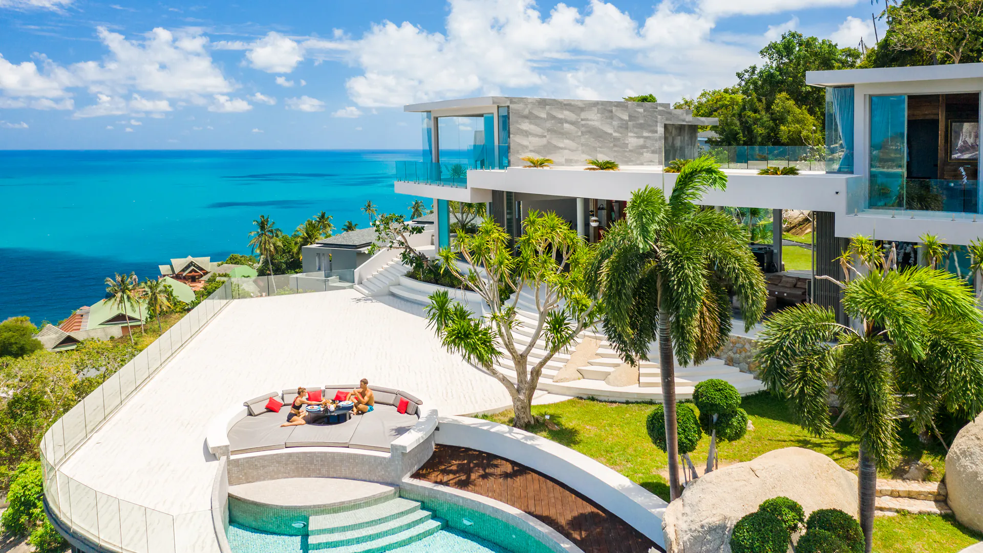 A luxurious modern villa in Koh Samui with an large pool overlooking the ocean, perfect for an ultimate Sea view sanctuary.