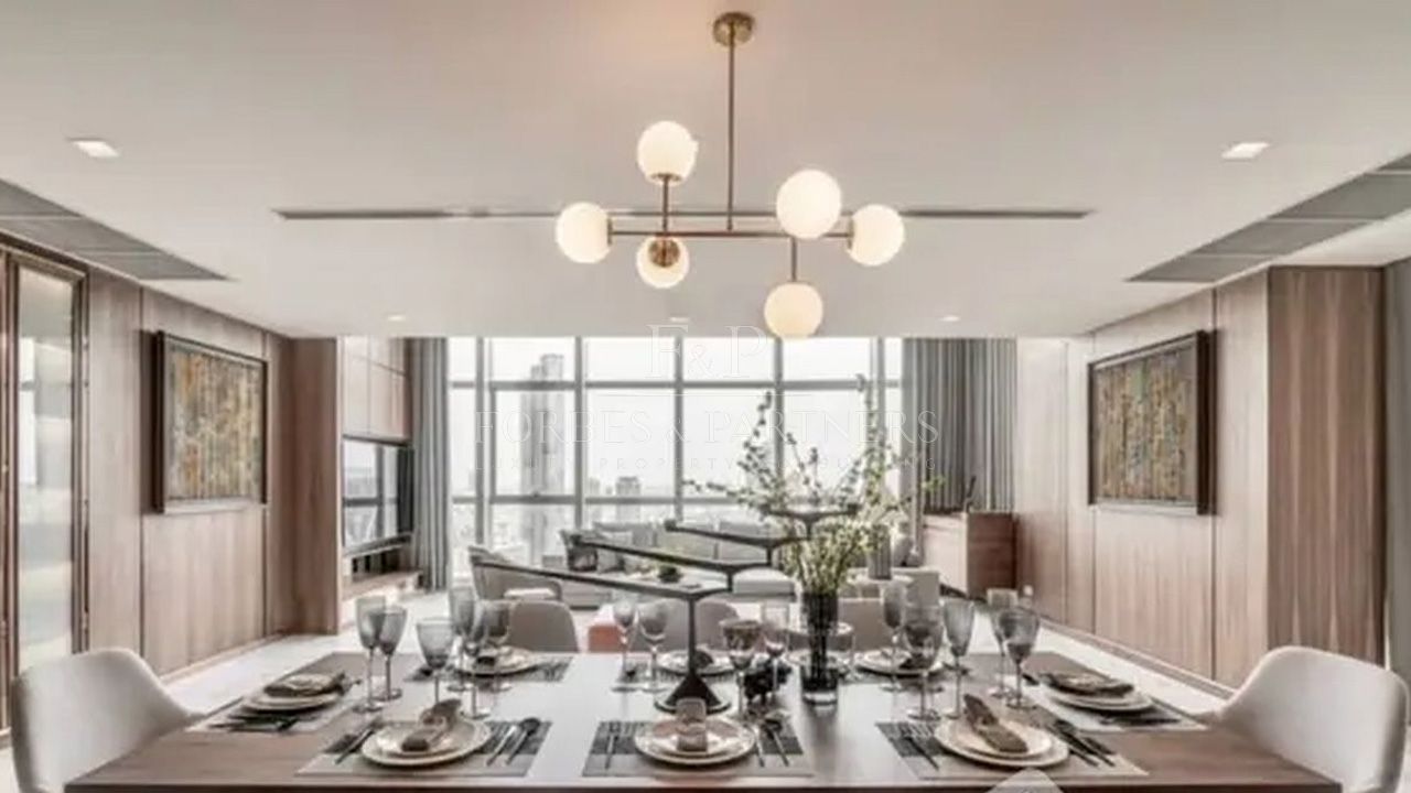 Curated visual reference: Picture Idea: Luxurious Penthouse Living At The River Condominium