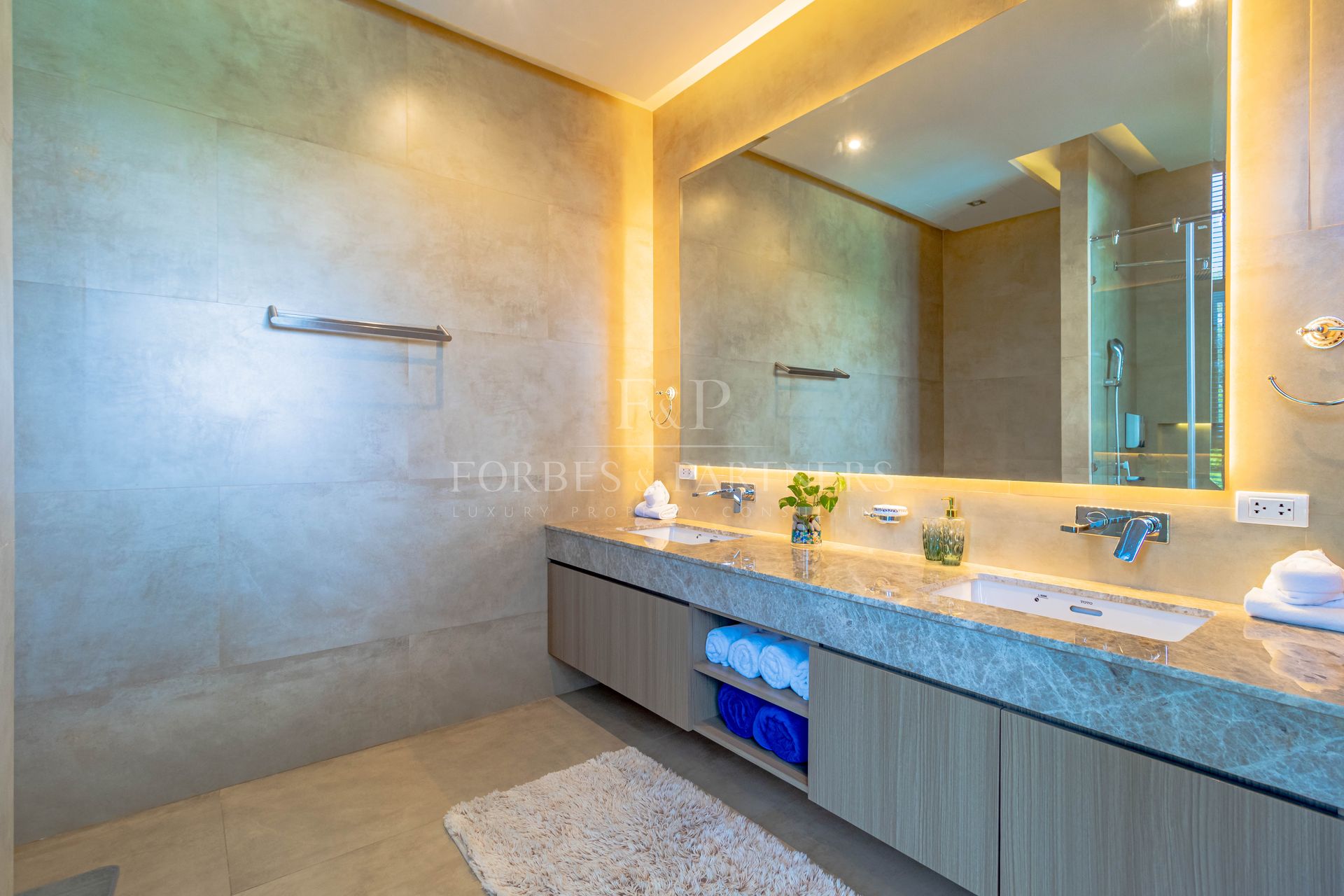 6 Bedroom Overlooking layan beach - Layan, Phuket, Thailand