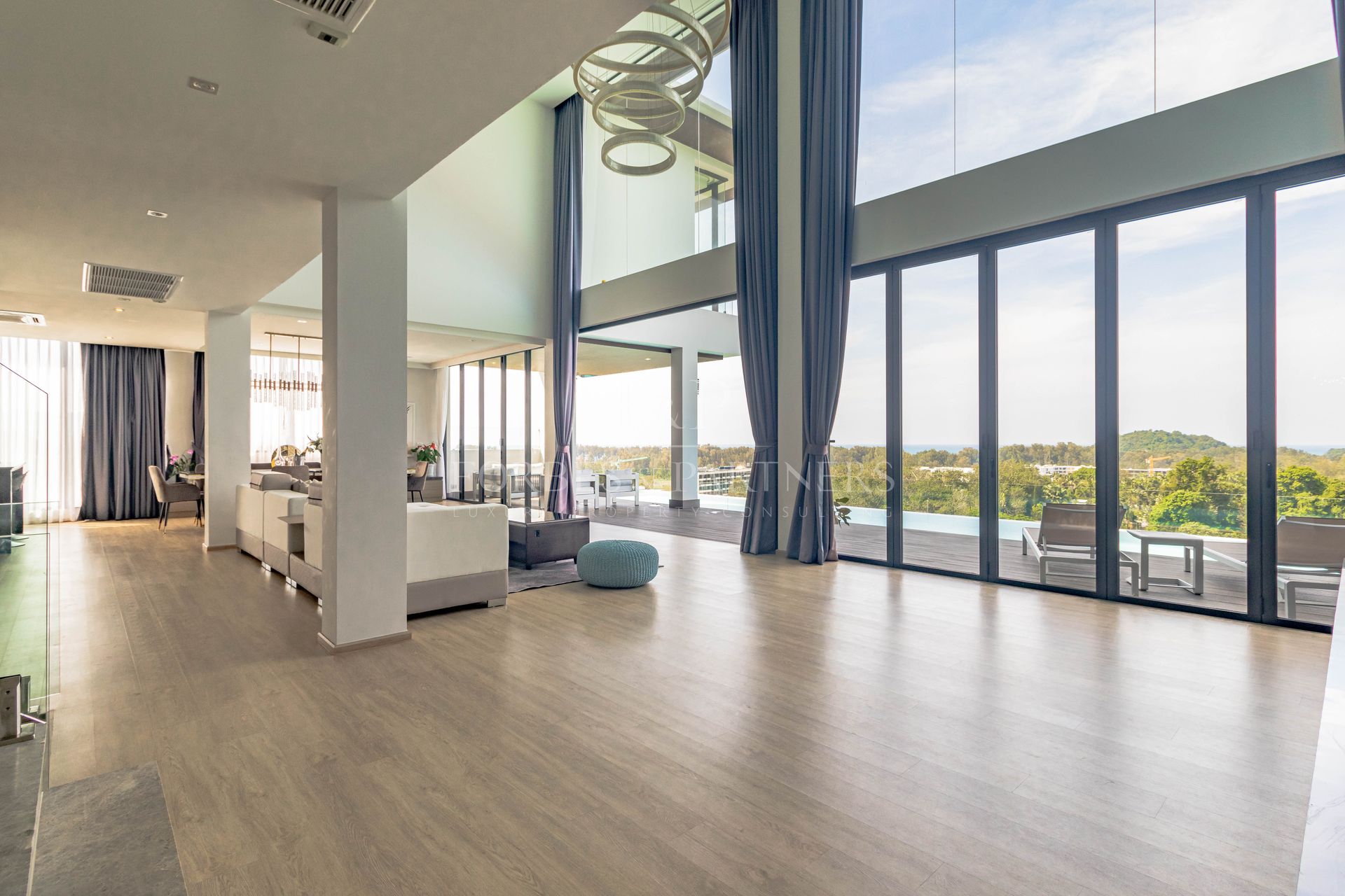 6 Bedroom Overlooking layan beach - Forbes & Partners