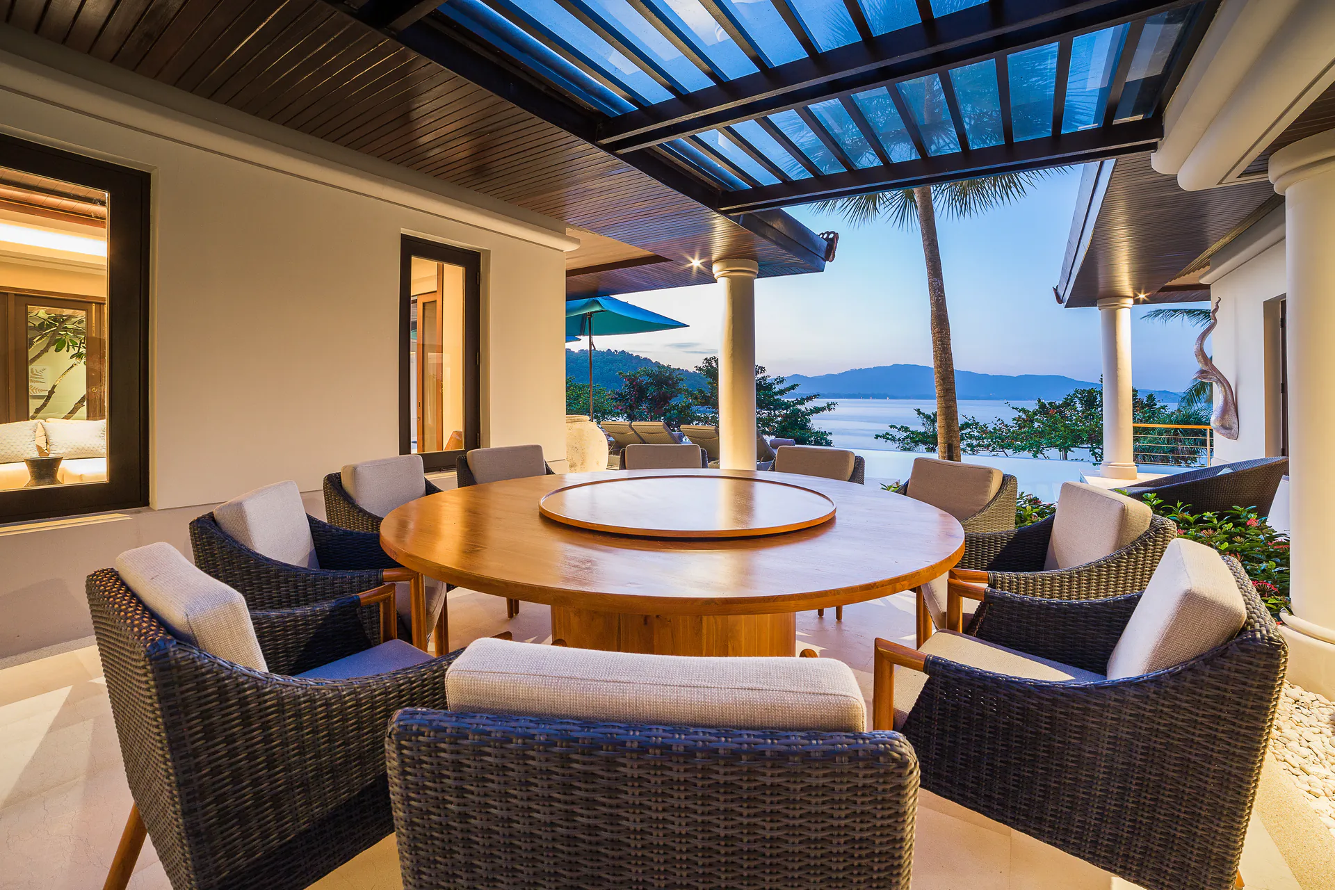 Luxury 6-Bedroom Oceanfront Villa For Rent with Private Chef in Elite ... - Elite Oceanfront Estates