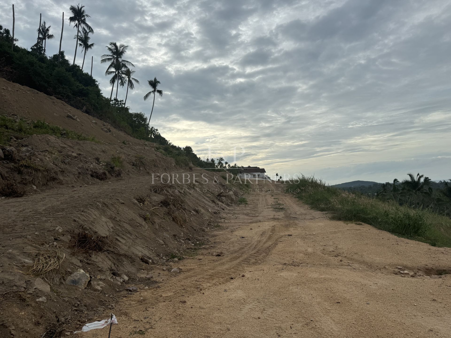 Strategic Maenam Land: Prime Plot Near Koh Samui’s Essential Destinations - Maenam, Ko Samui, Thailand