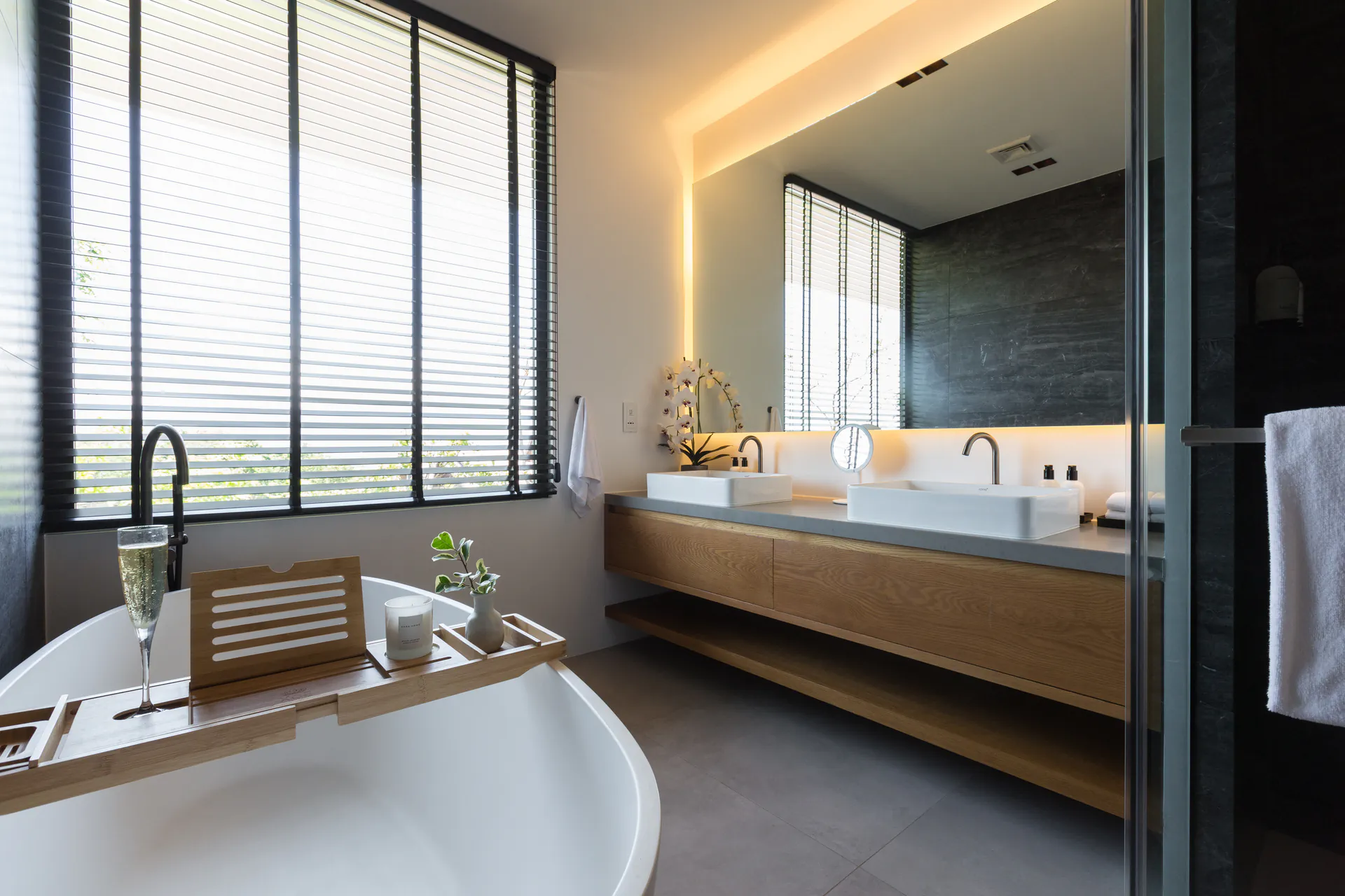LUXURY 9-BEDROOM STAFFED VILLAS FOR LARGE GROUPS IN THAILAND, KOH SAMUI - Choeng Mon, Ko Samui, Thailand