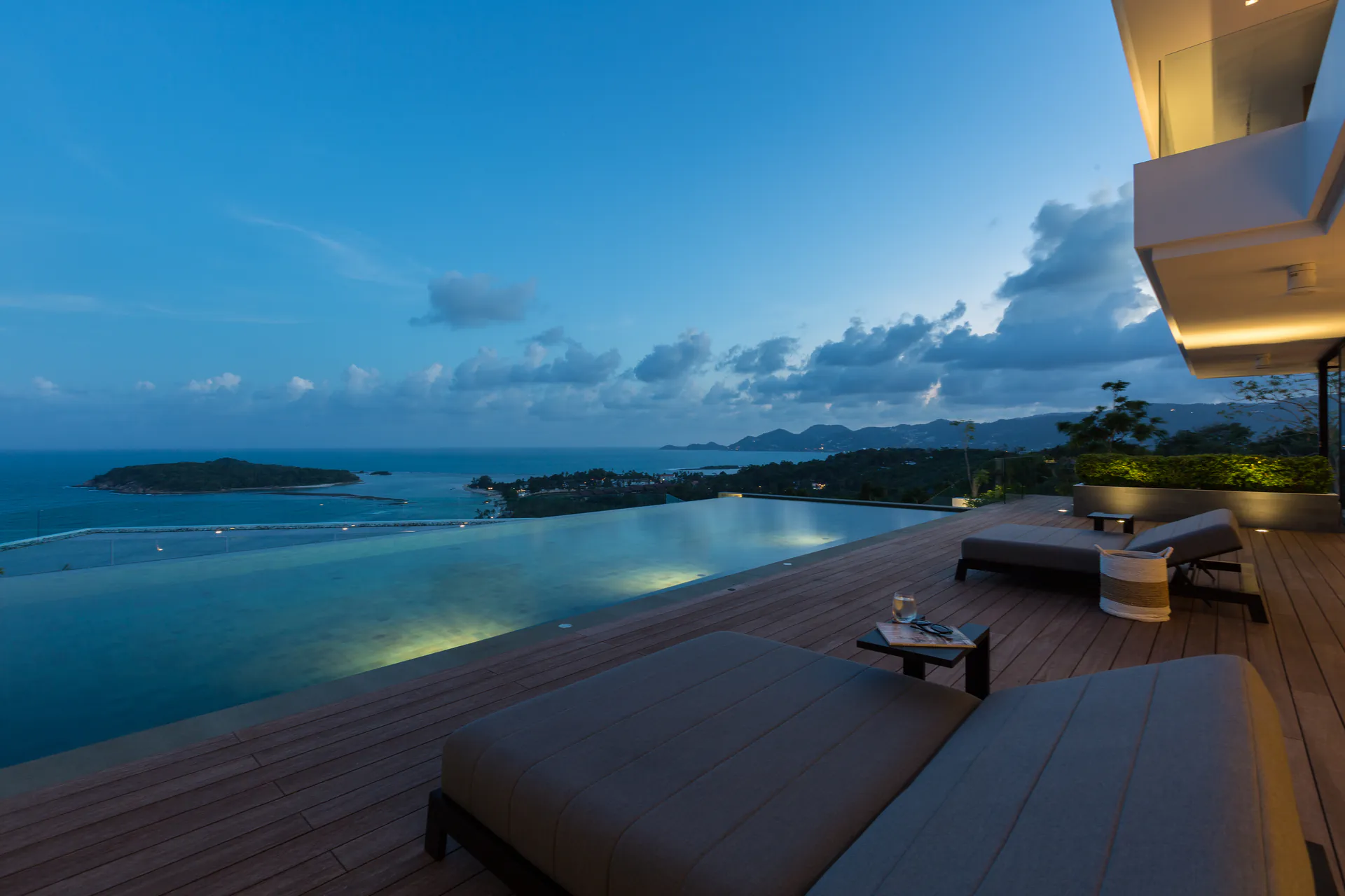 LUXURY 9-BEDROOM STAFFED VILLAS FOR LARGE GROUPS IN THAILAND, KOH SAMUI - Choeng Mon, Ko Samui, Thailand