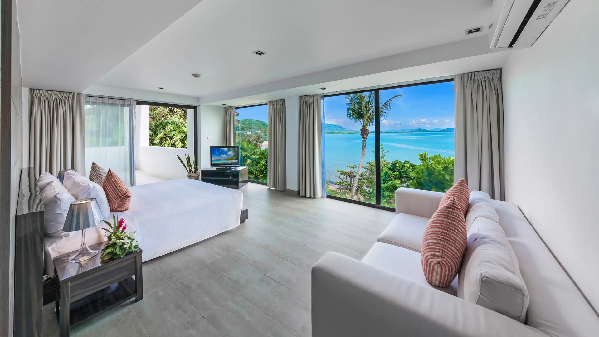 OCEANFRONT 6-BEDROOM POOL VILLA - Pa Khlok, Phuket, Thailand