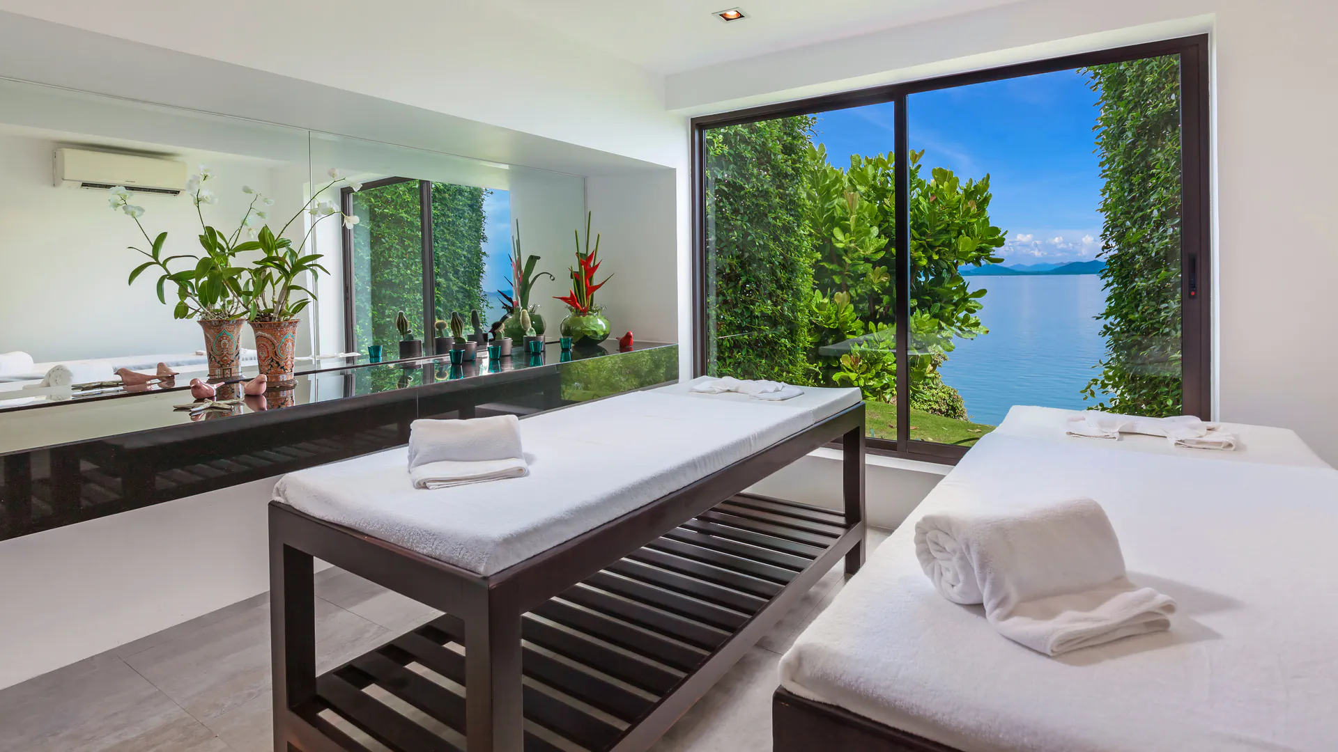OCEANFRONT 6-BEDROOM POOL VILLA - Pa Khlok, Phuket, Thailand