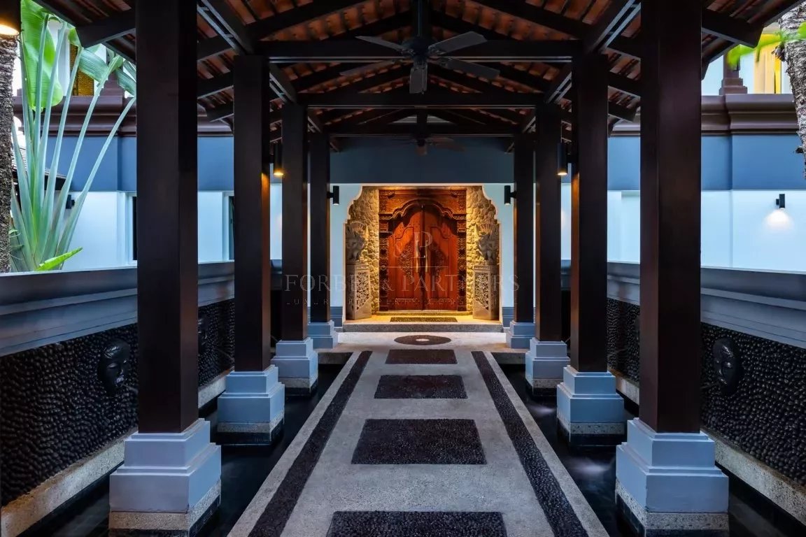 AN OUTSTANDING 8-BEDROOM VILLA - Patong, Phuket, Thailand