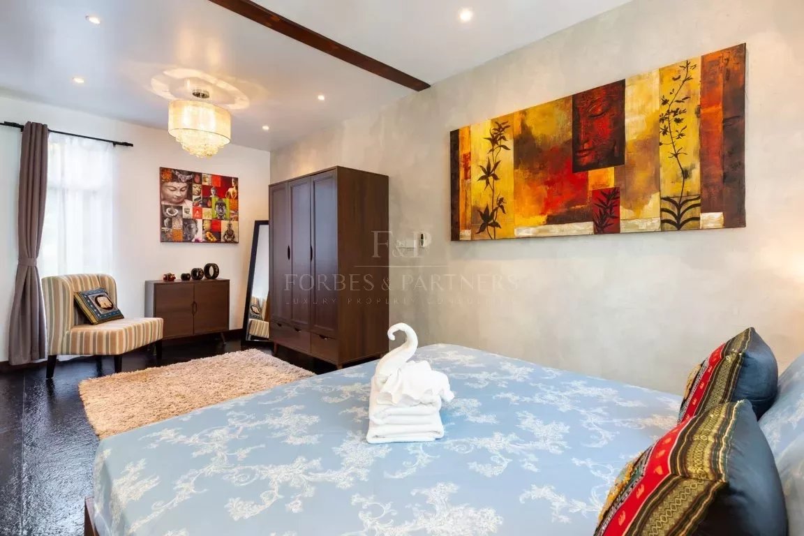 AN OUTSTANDING 8-BEDROOM VILLA - Patong, Phuket, Thailand