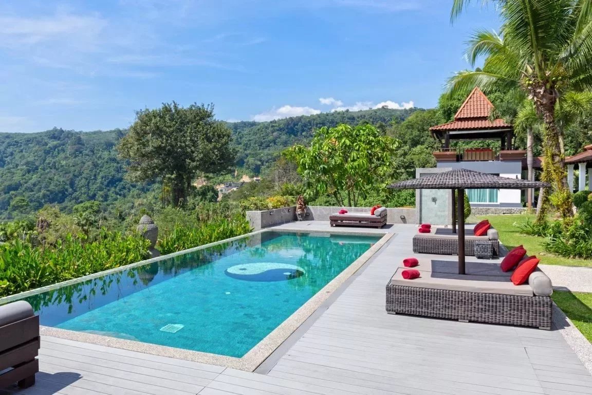 AN OUTSTANDING 8-BEDROOM VILLA - Patong, Phuket, Thailand