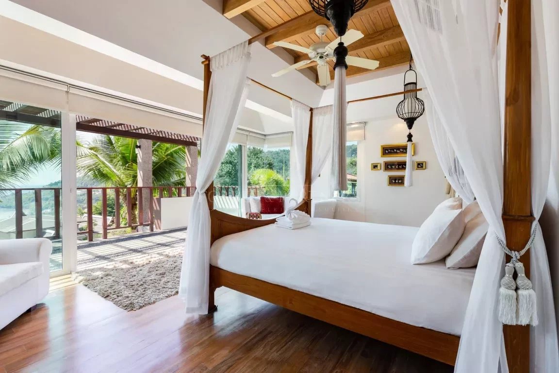 AN OUTSTANDING 8-BEDROOM VILLA - Patong, Phuket, Thailand