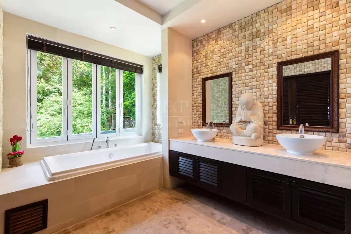 AN OUTSTANDING 8-BEDROOM VILLA - Patong, Phuket, Thailand