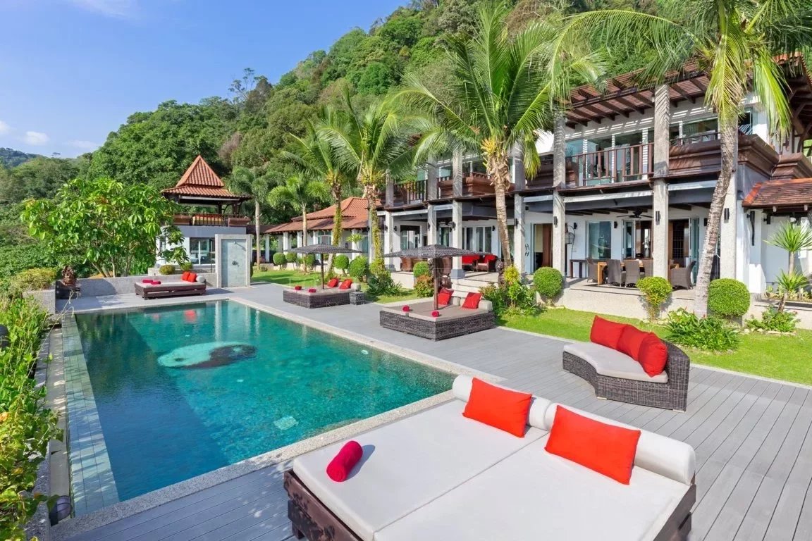 AN OUTSTANDING 8-BEDROOM VILLA - Patong, Phuket, Thailand