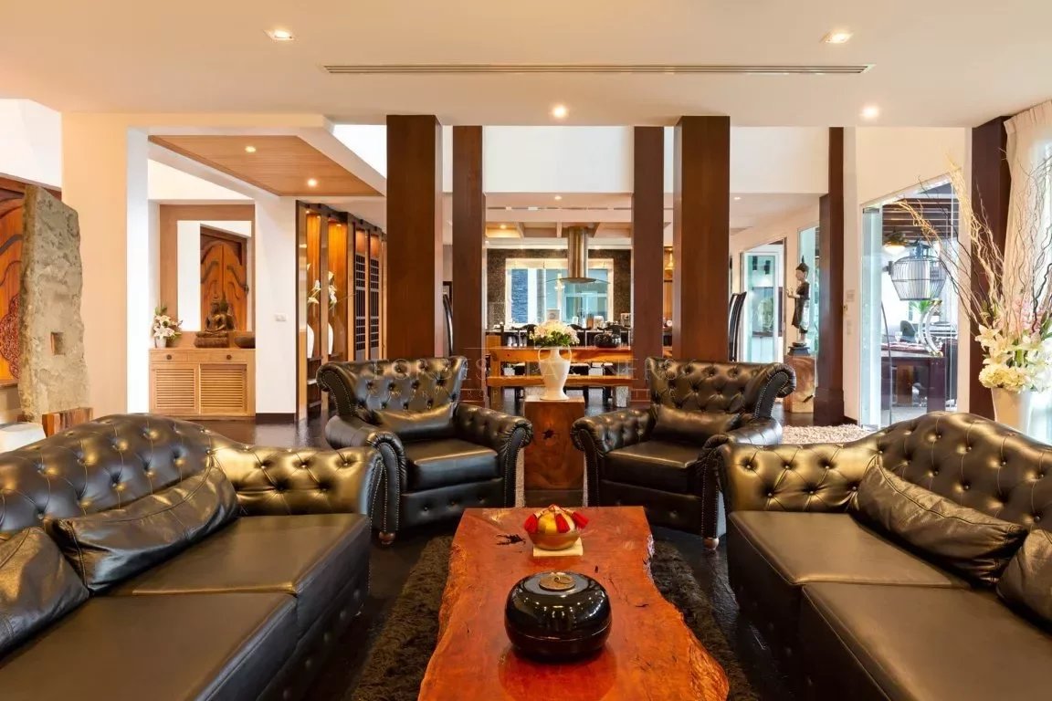 AN OUTSTANDING 8-BEDROOM VILLA - Patong, Phuket, Thailand