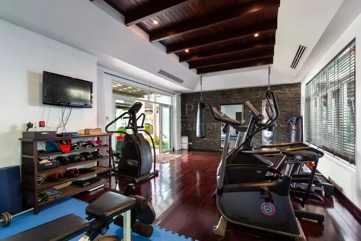 AN OUTSTANDING 8-BEDROOM VILLA - Patong, Phuket, Thailand