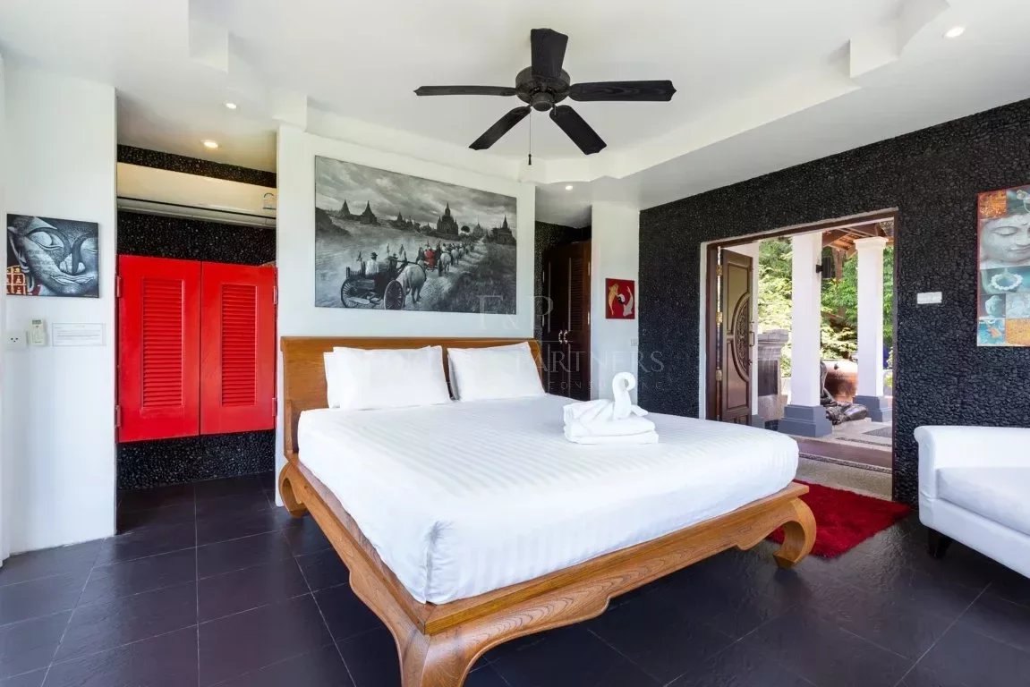 AN OUTSTANDING 8-BEDROOM VILLA - Patong, Phuket, Thailand
