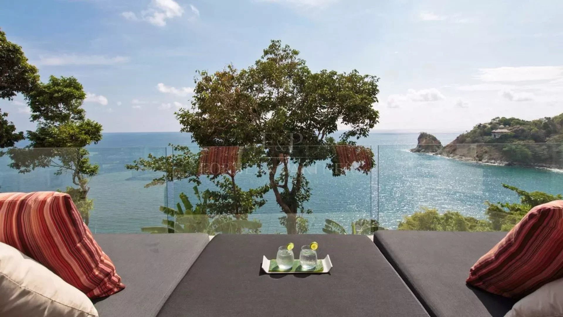 VILLA SAENGOOTSA - Kamala, Phuket, Thailand
