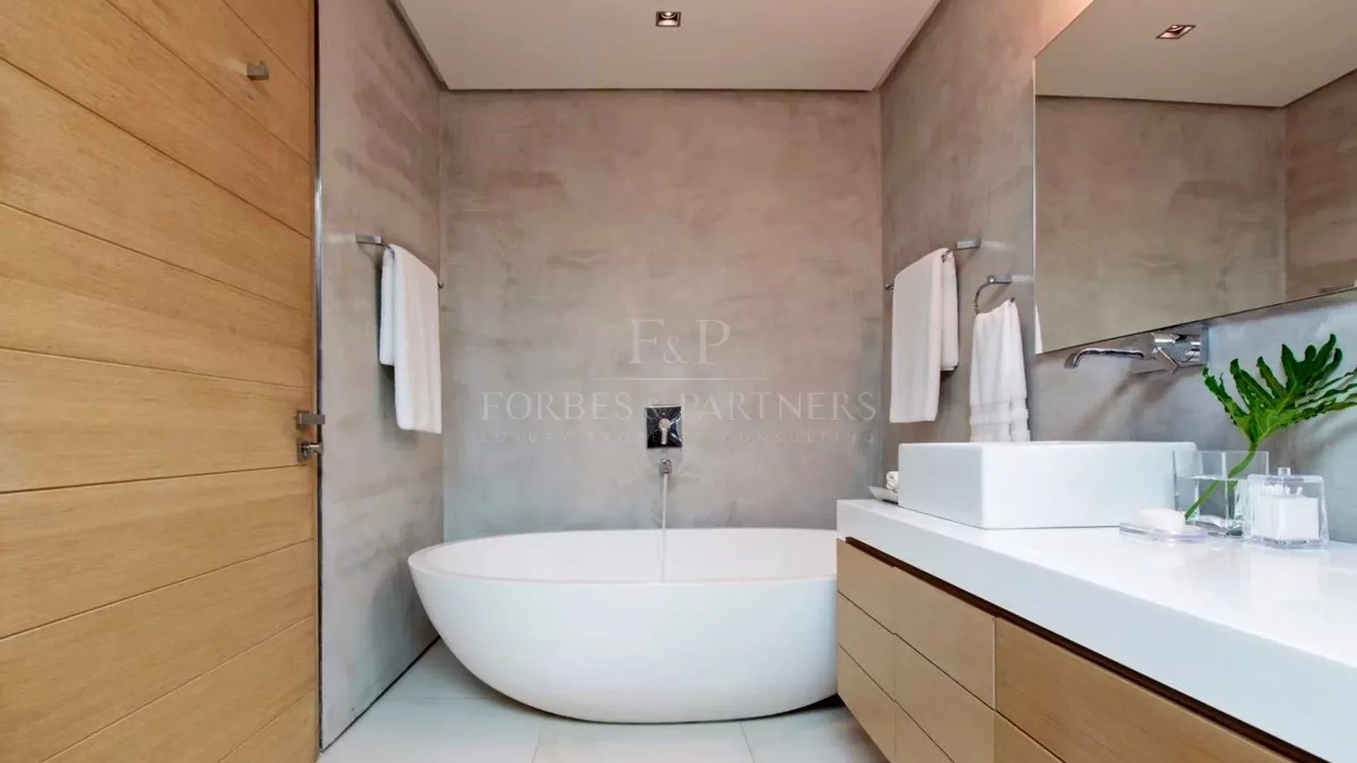 VILLA SAENGOOTSA - Kamala, Phuket, Thailand