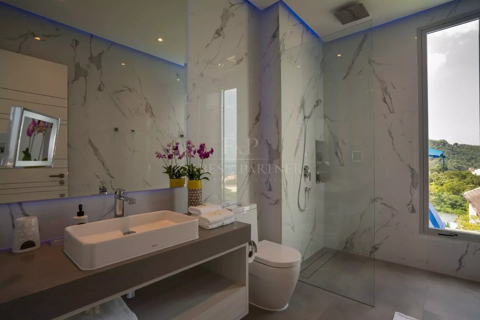 VILLA ENJOY - Patong, Phuket, Thailand