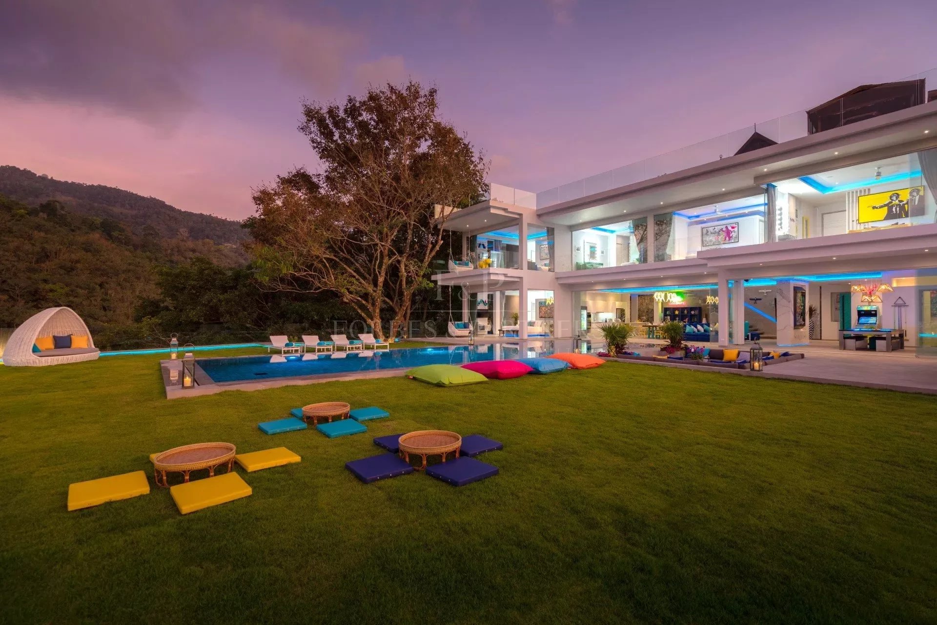 VILLA ENJOY - Patong, Phuket, Thailand
