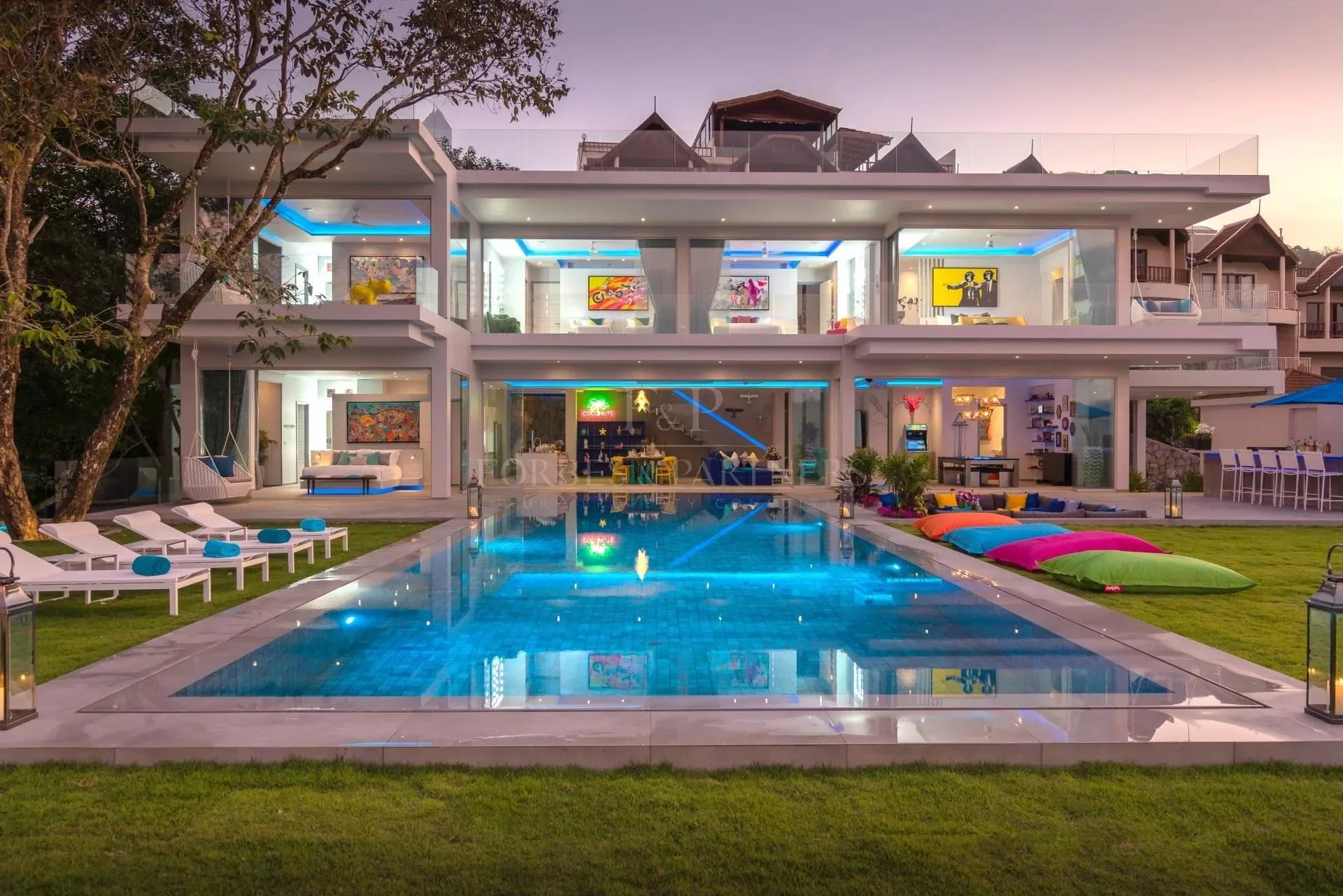 VILLA ENJOY - Patong, Phuket, Thailand