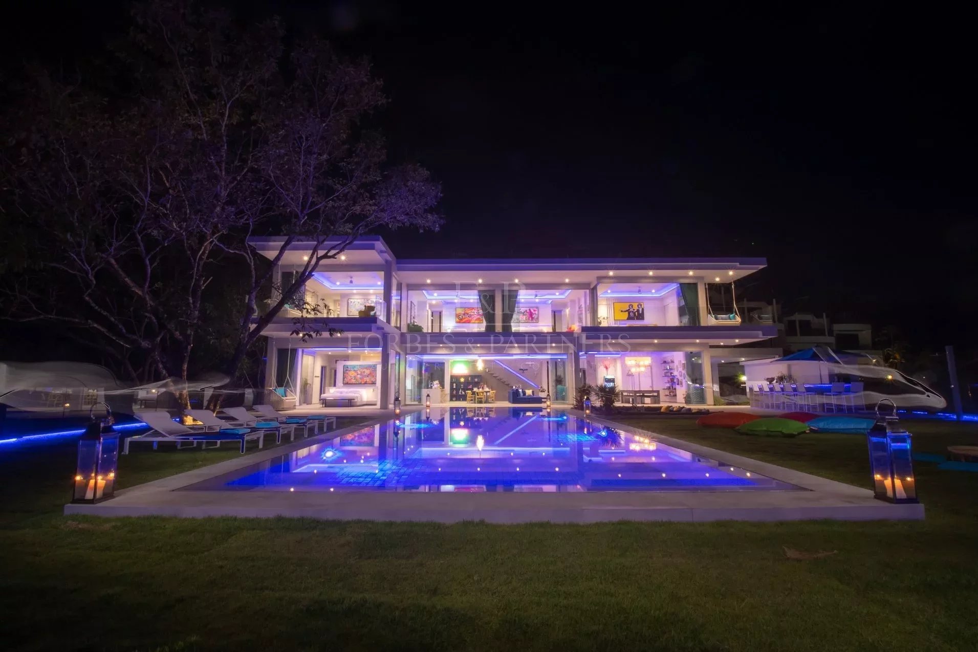 VILLA ENJOY - Patong, Phuket, Thailand