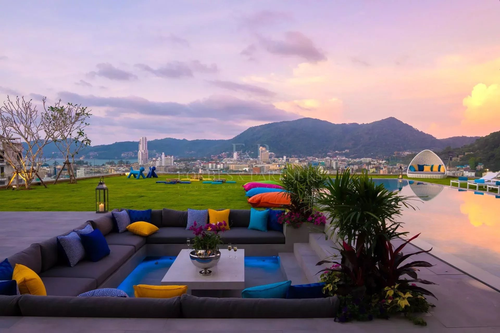 VILLA ENJOY - Patong, Phuket, Thailand