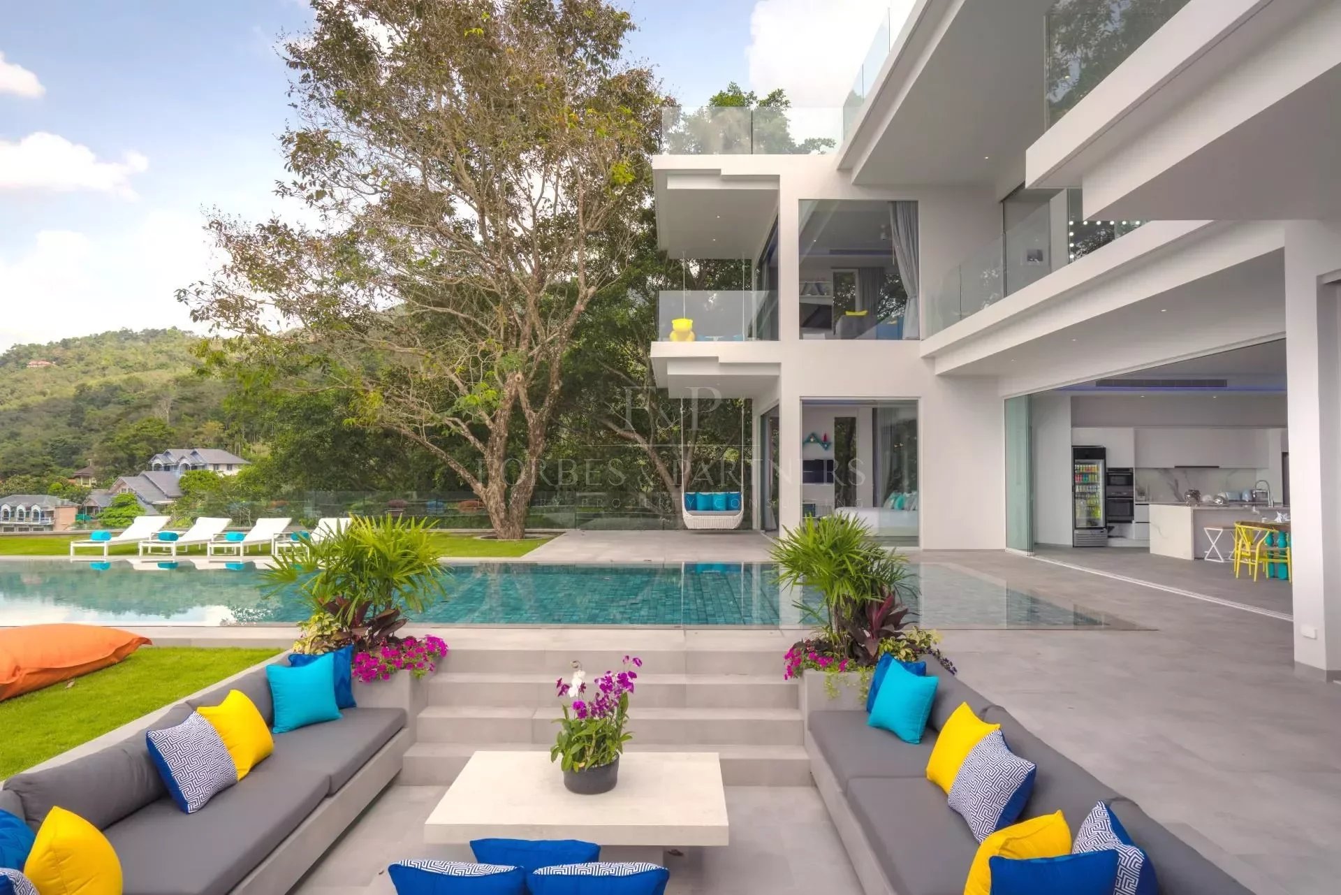 VILLA ENJOY - Patong, Phuket, Thailand
