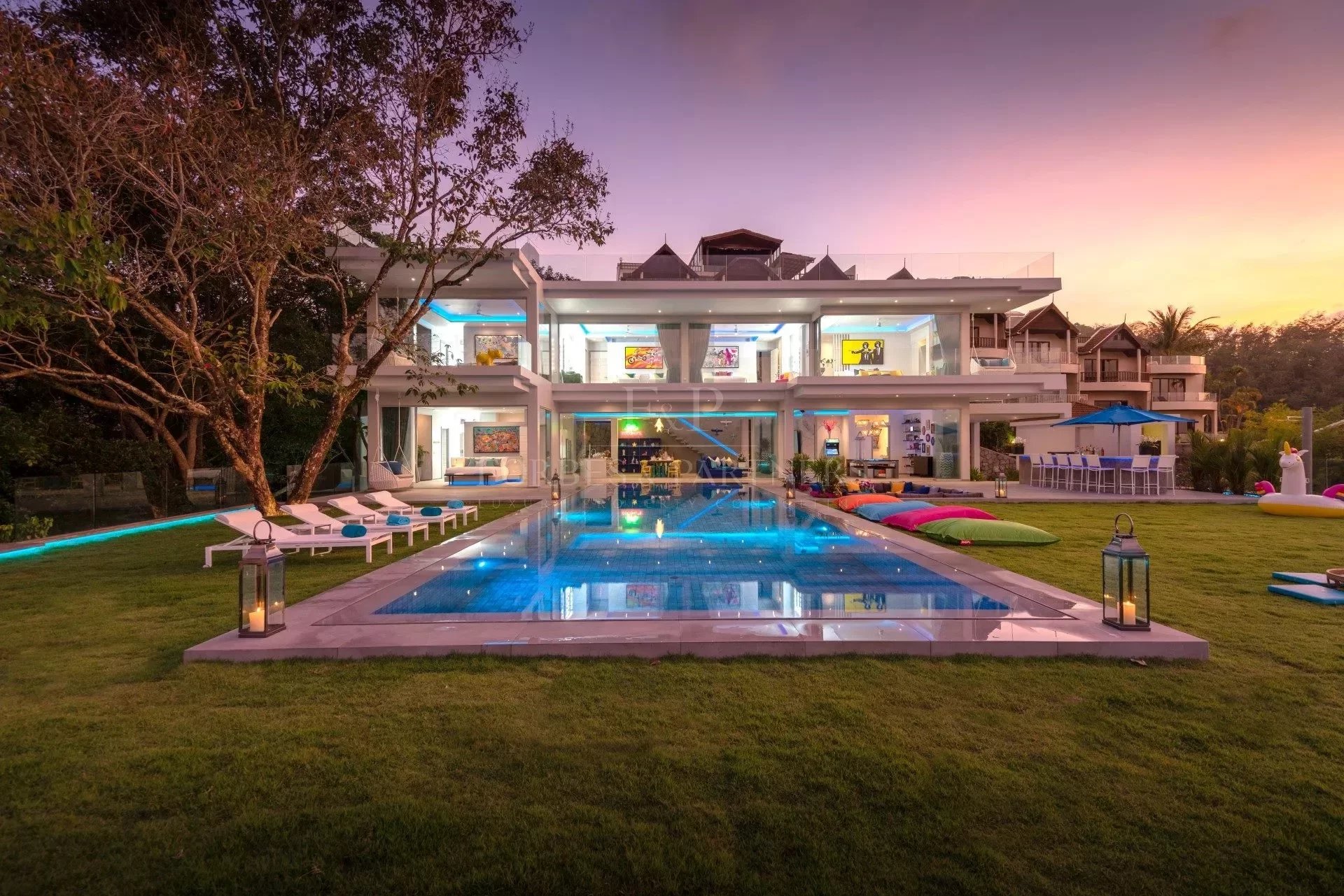 VILLA ENJOY - Patong, Phuket, Thailand