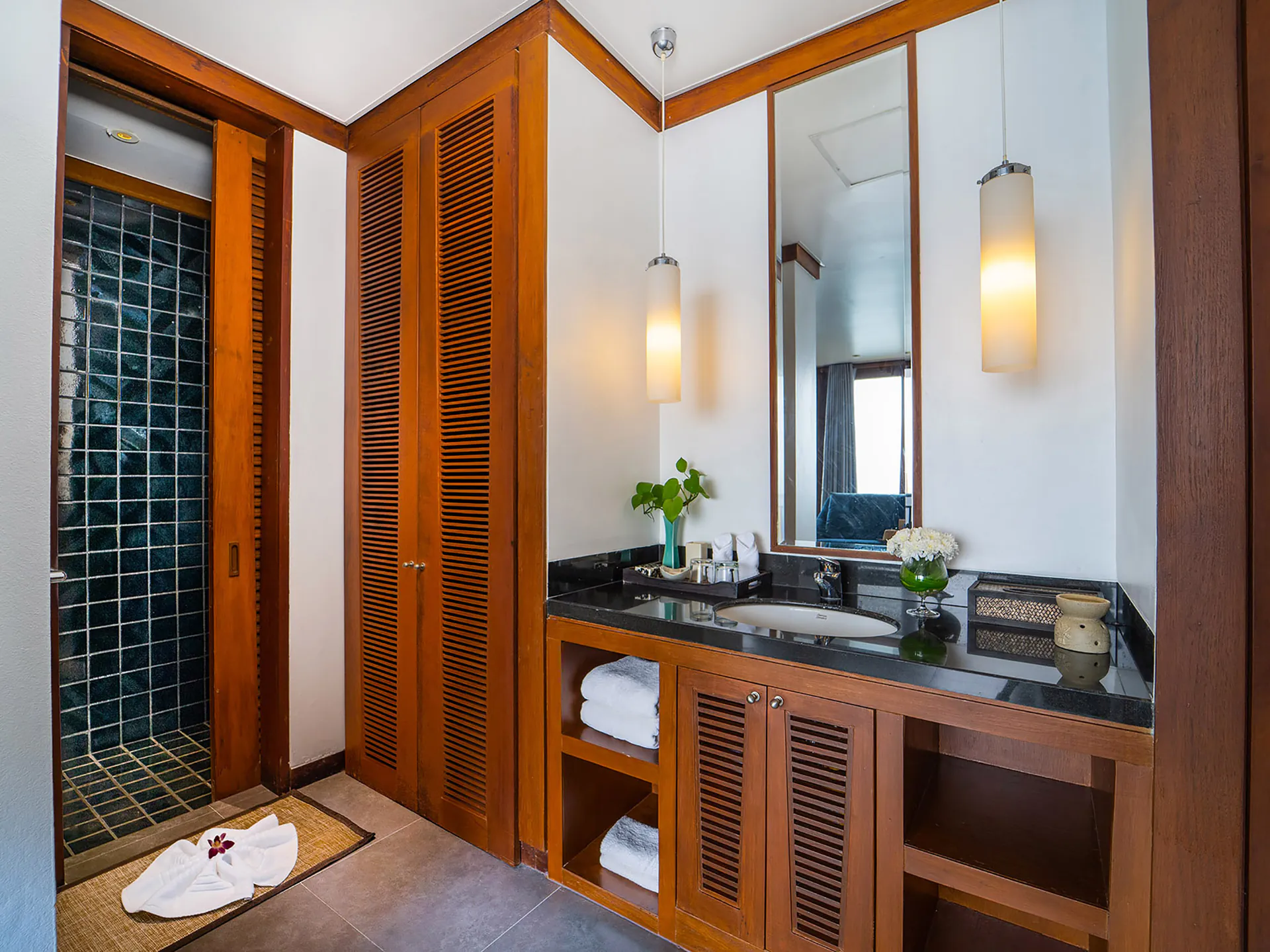 6-Bedroom Oceanfront Luxury Villa with Infinity Pool in Kamala, Phuket - Kamala, Phuket, Thailand