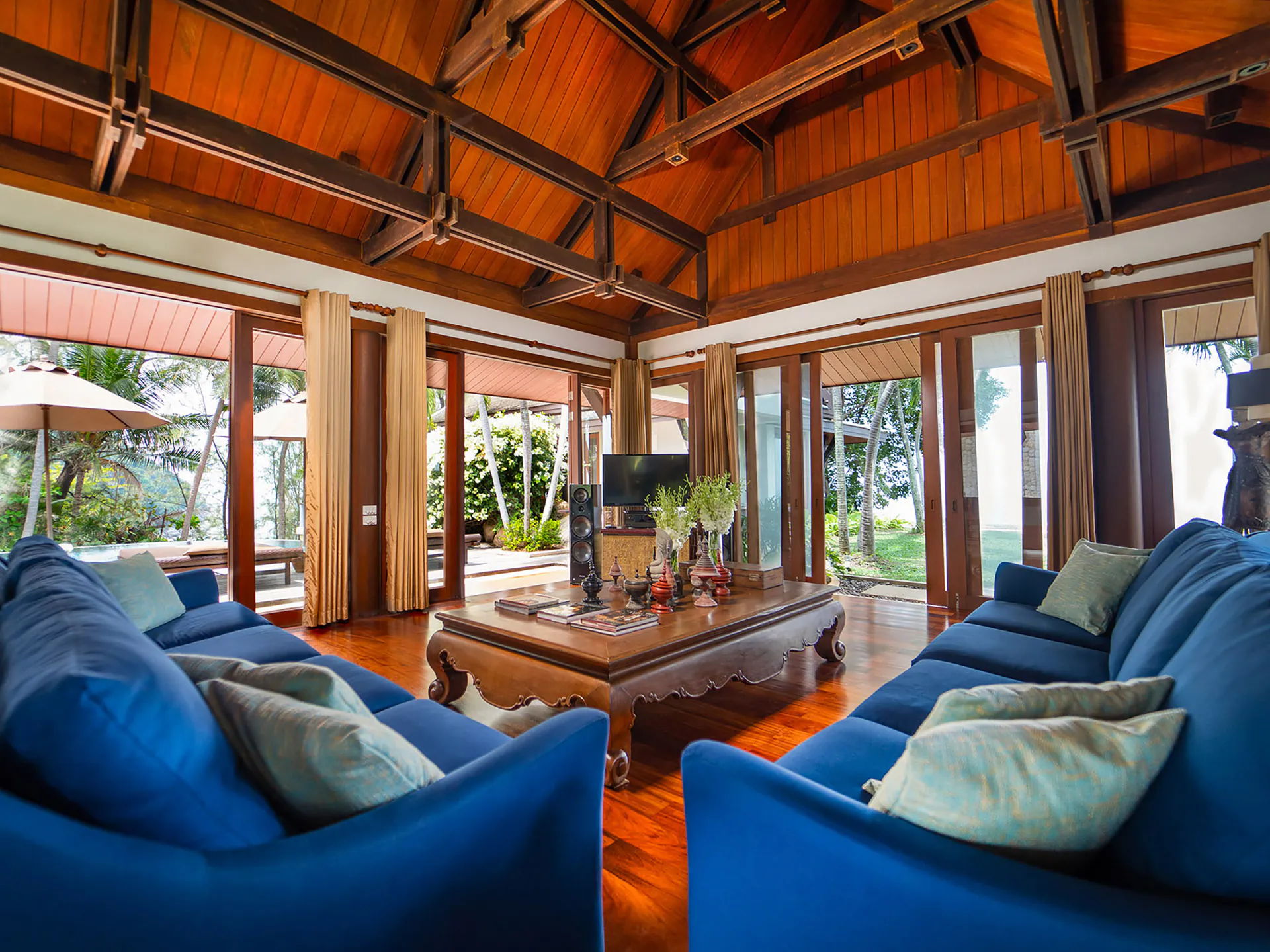 6-Bedroom Oceanfront Luxury Villa with Infinity Pool in Kamala, Phuket - Kamala, Phuket, Thailand