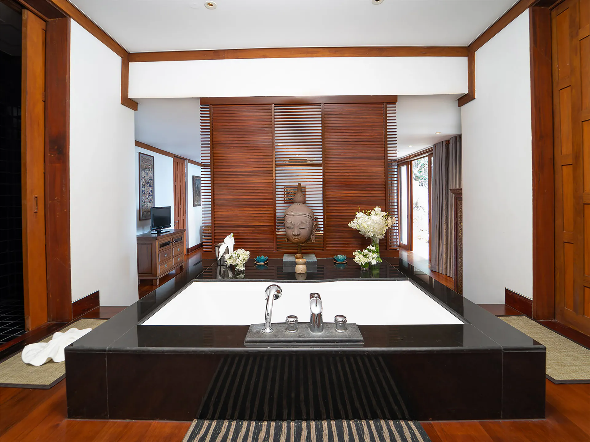 6-Bedroom Oceanfront Luxury Villa with Infinity Pool in Kamala, Phuket - Kamala, Phuket, Thailand