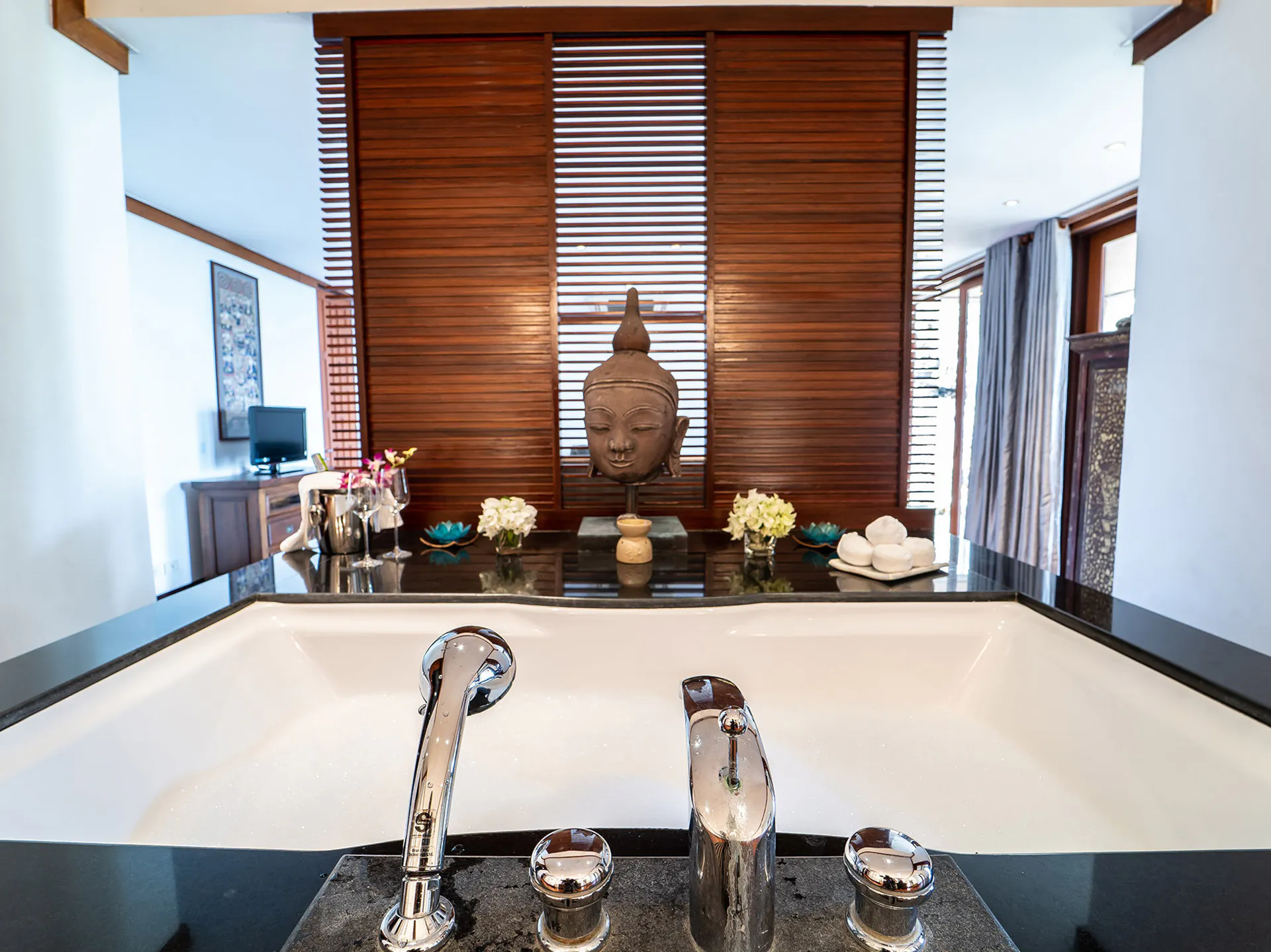 6-Bedroom Oceanfront Luxury Villa with Infinity Pool in Kamala, Phuket - Kamala, Phuket, Thailand
