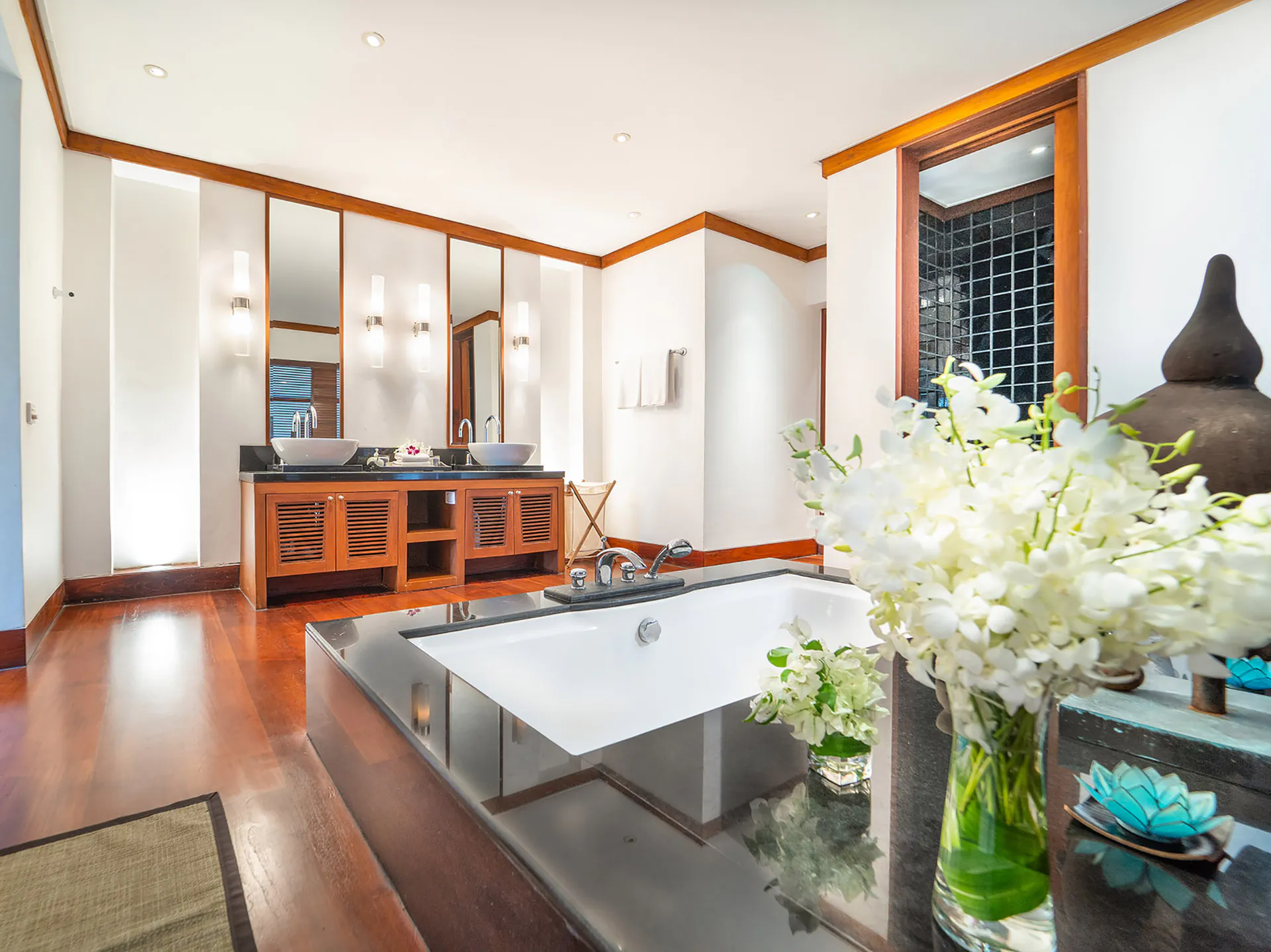 6-Bedroom Oceanfront Luxury Villa with Infinity Pool in Kamala, Phuket - Kamala, Phuket, Thailand