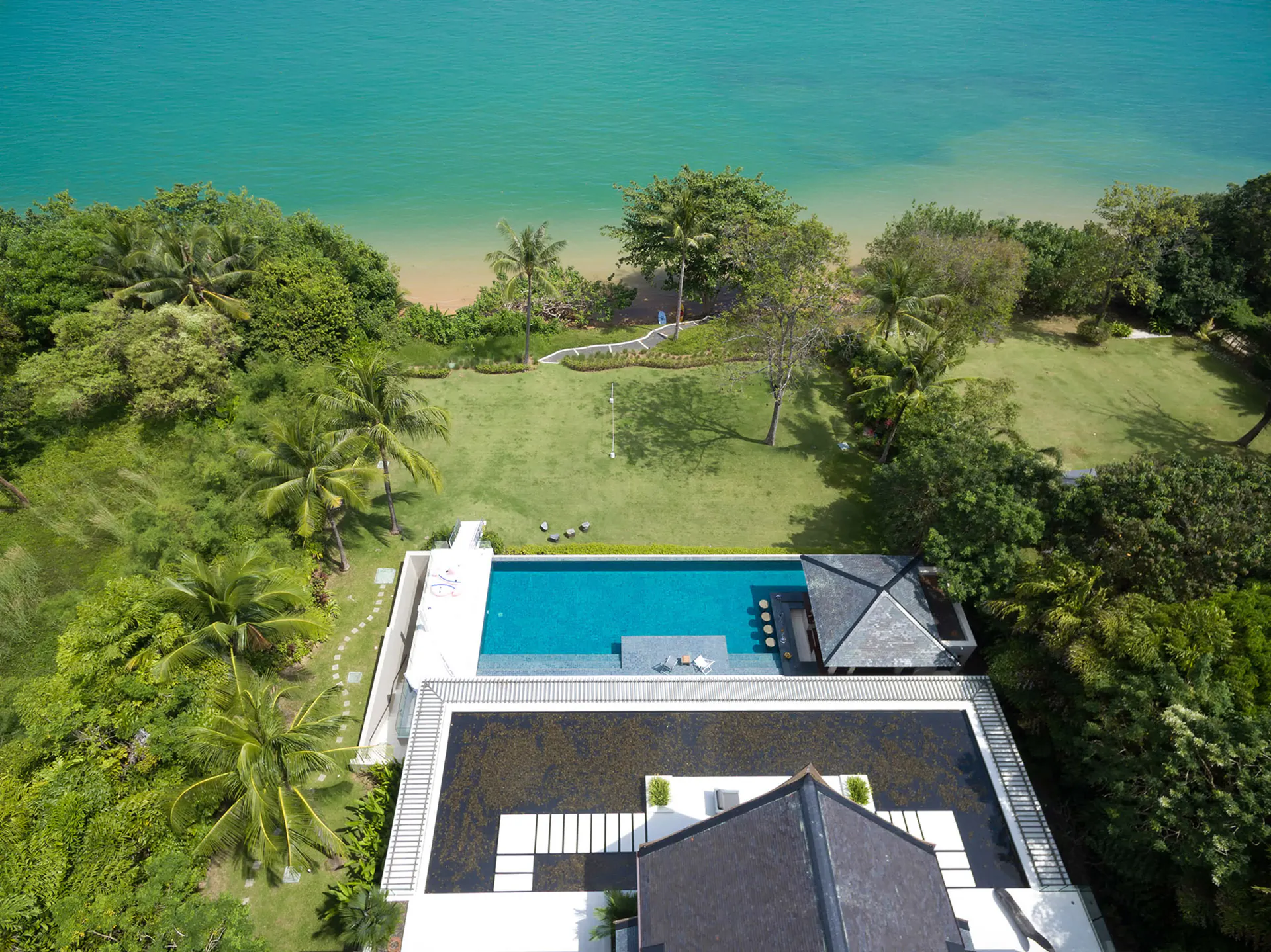 ENCHANTING 4-BEDROOM BEACHFRONT VILLA - Pa Khlok, Phuket, Thailand