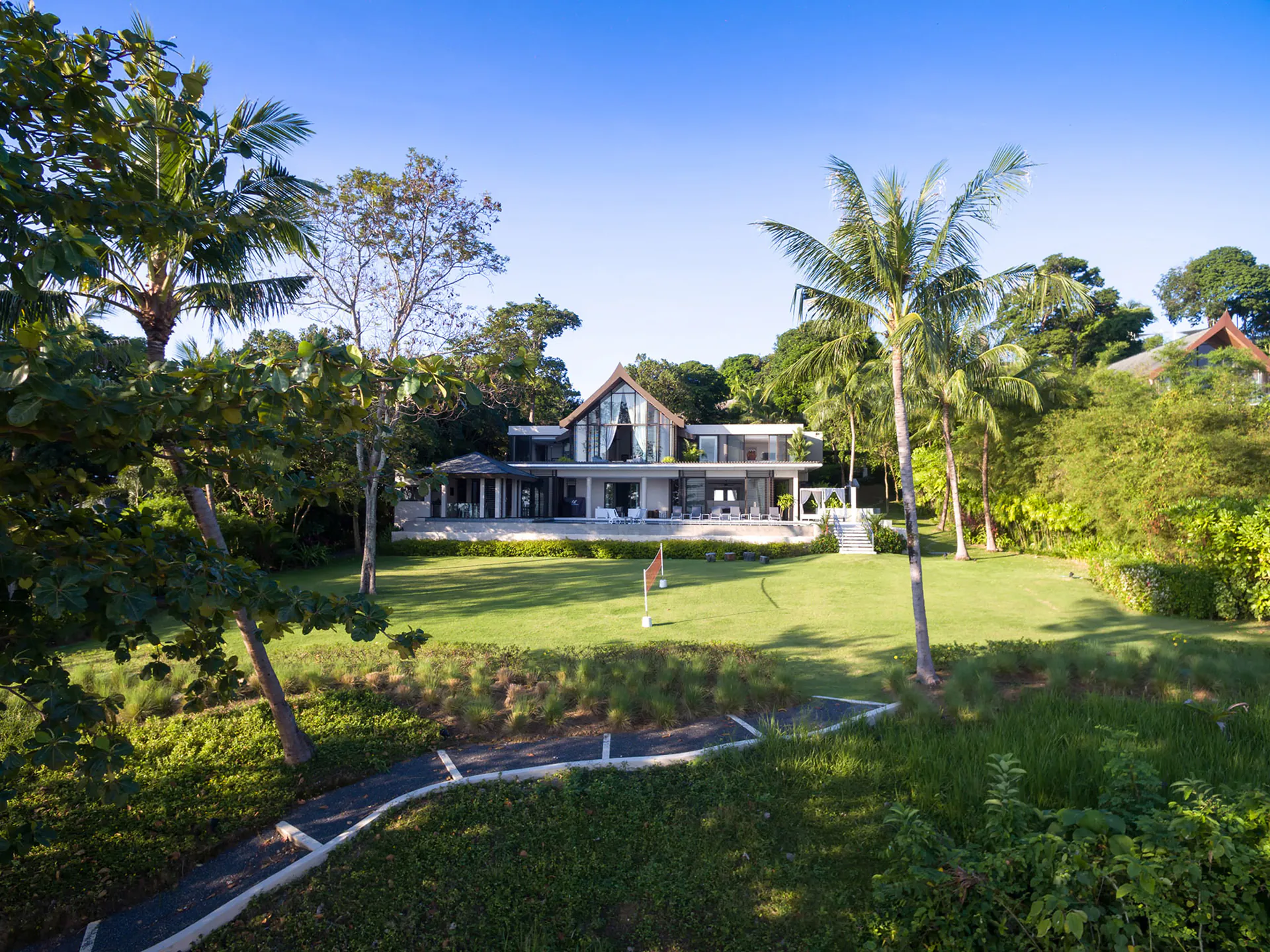 ENCHANTING 4-BEDROOM BEACHFRONT VILLA - Pa Khlok, Phuket, Thailand