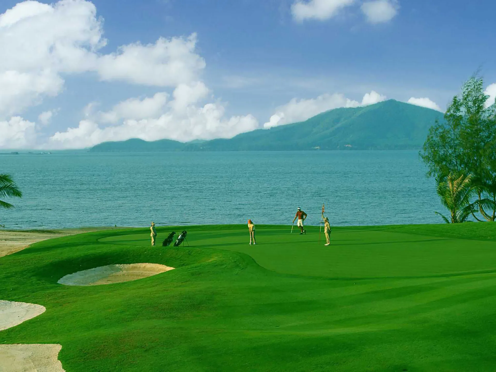 ENCHANTING 4-BEDROOM BEACHFRONT VILLA - Pa Khlok, Phuket, Thailand
