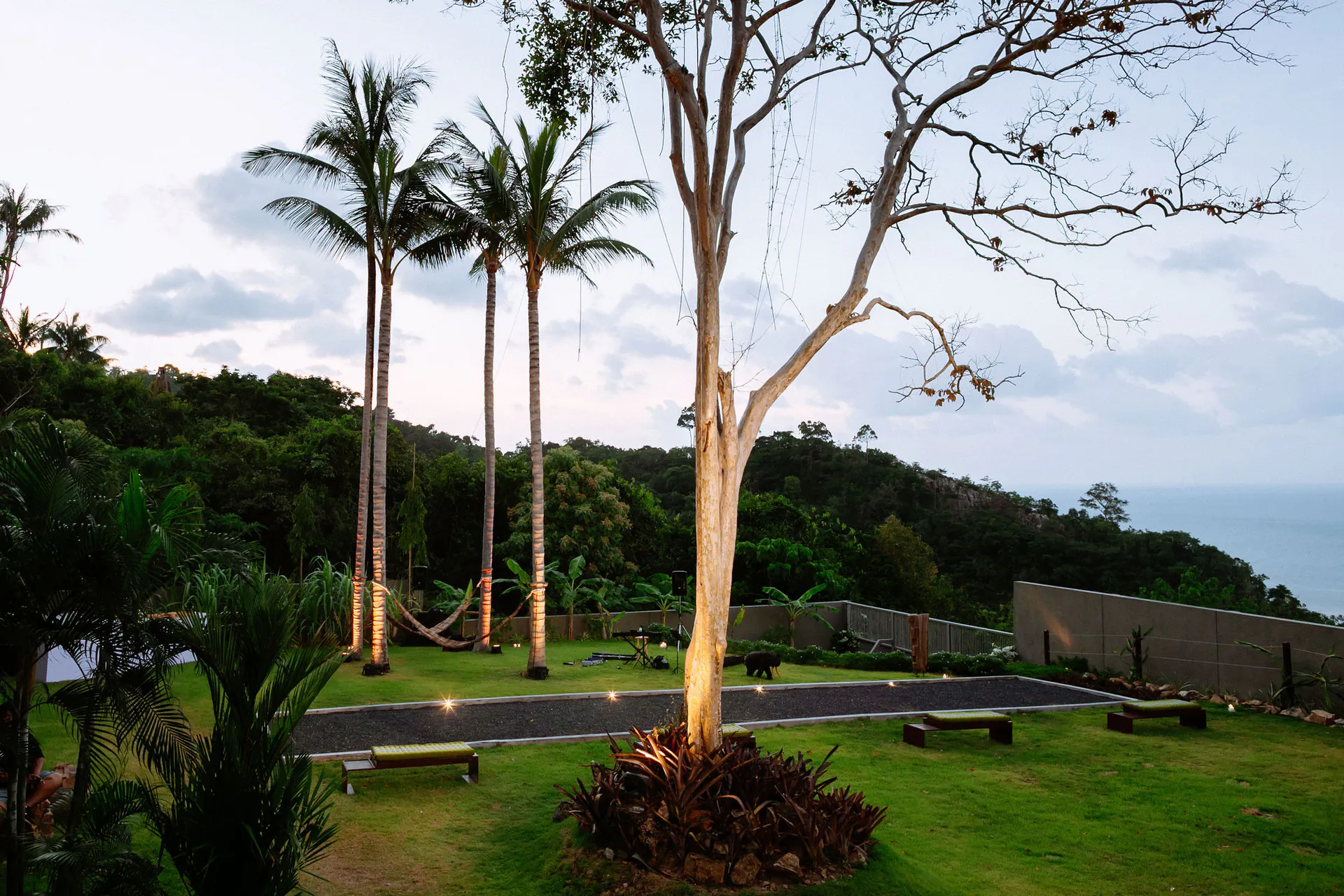 Villa Tonka, Tranquil 1-Bedroom Deluxe Hilltop Villa in Shankara Estate Sanctuary with 25m Infinity Pool & Tennis Court - Maenam, Ko Samui, Thailand