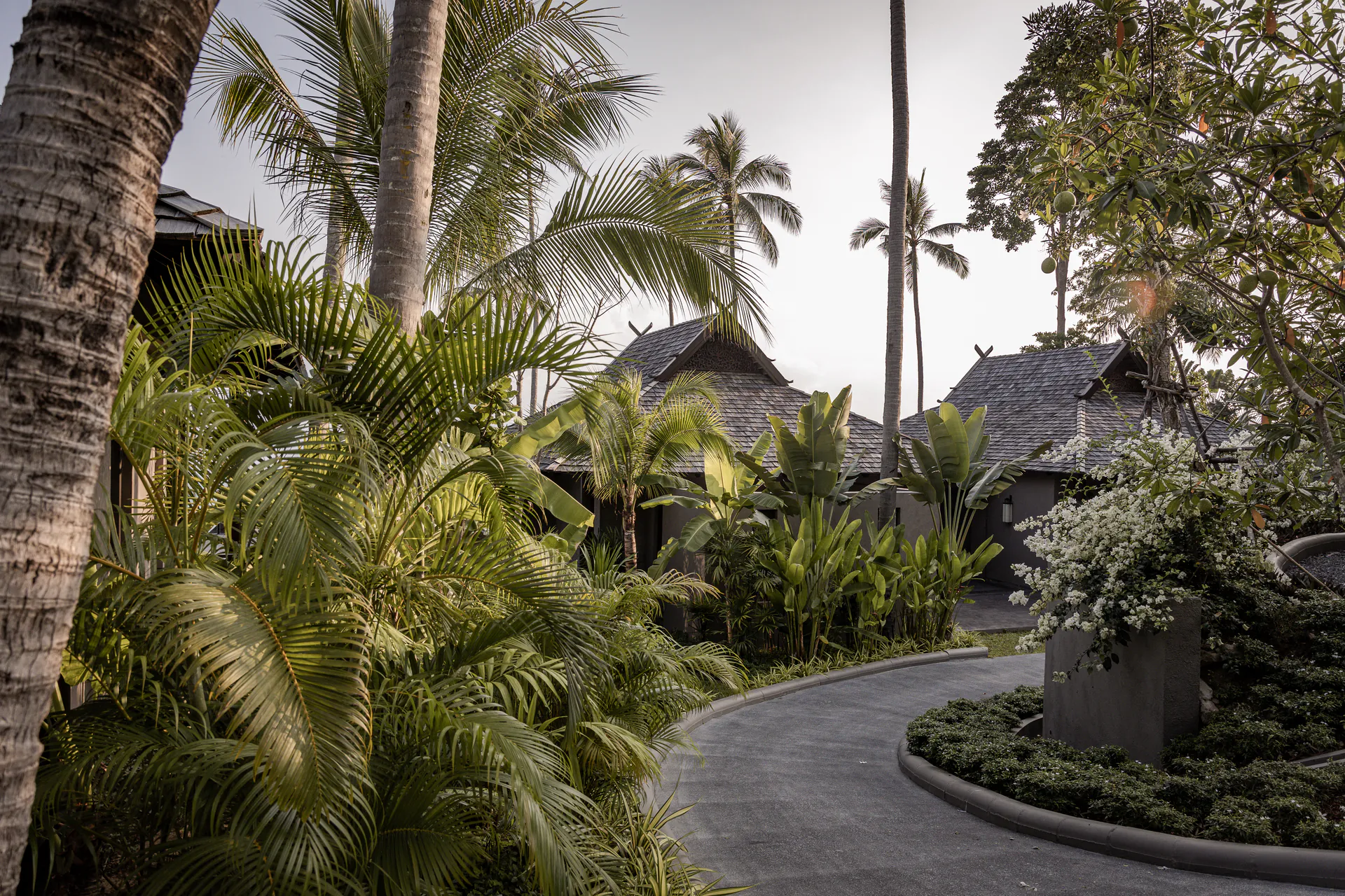 Villa Tonka, Tranquil 1-Bedroom Deluxe Hilltop Villa in Shankara Estate Sanctuary with 25m Infinity Pool & Tennis Court - Maenam, Ko Samui, Thailand