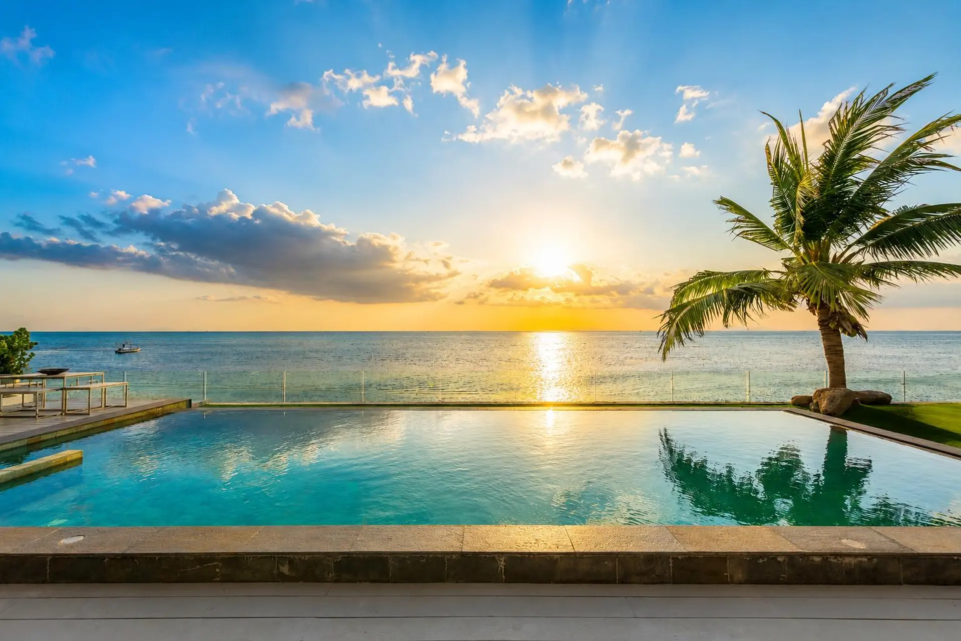Family Beach Villa For Rent in Koh Samui, 4 Bedrooms with 2 Kids’ Bedrooms, Pool, Mini Golf and Fitness Room - Nathon, Ko Samui, Thailand