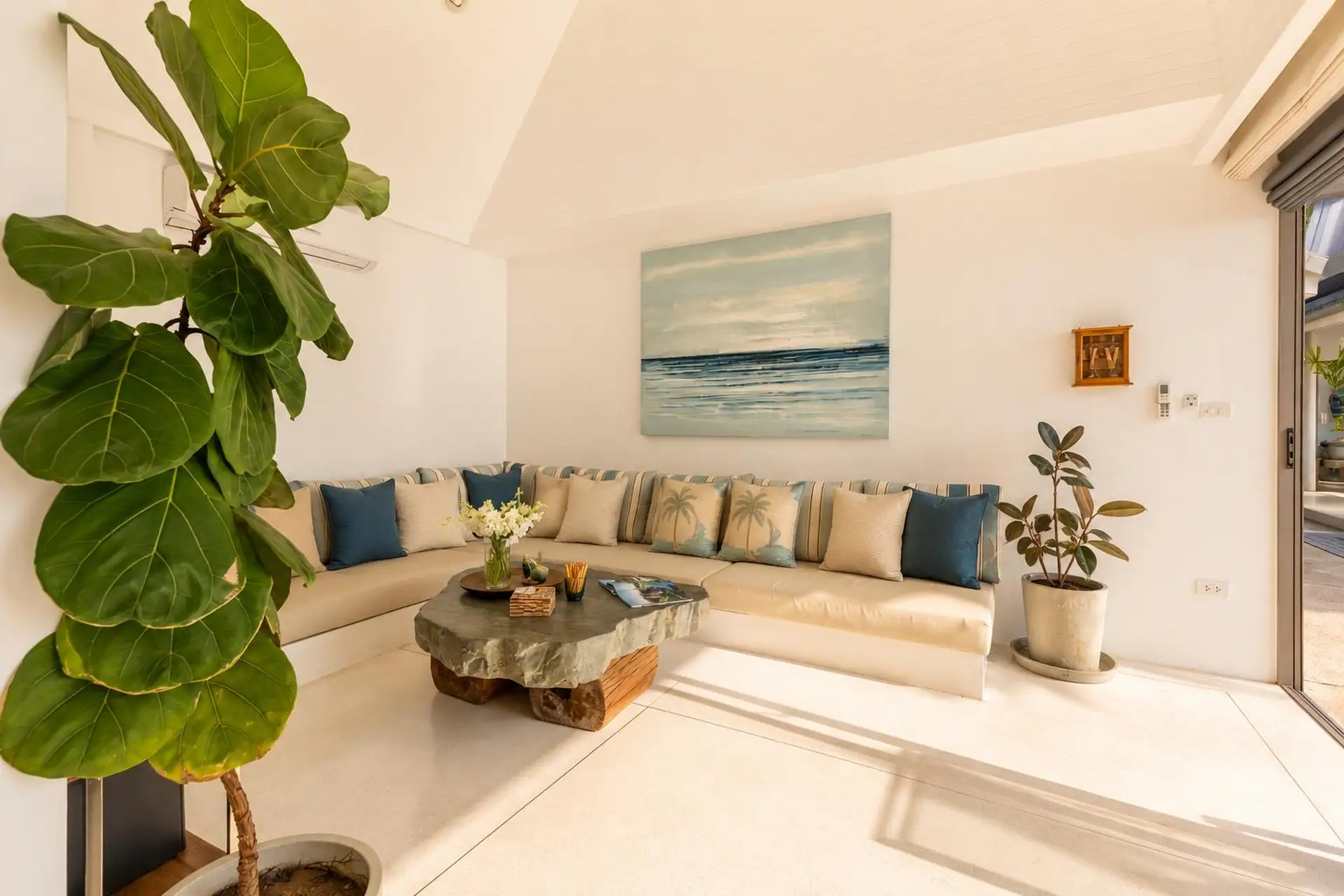 Family Beach Villa For Rent in Koh Samui, 4 Bedrooms with 2 Kids’ Bedrooms, Pool, Mini Golf and Fitness Room - Nathon, Ko Samui, Thailand