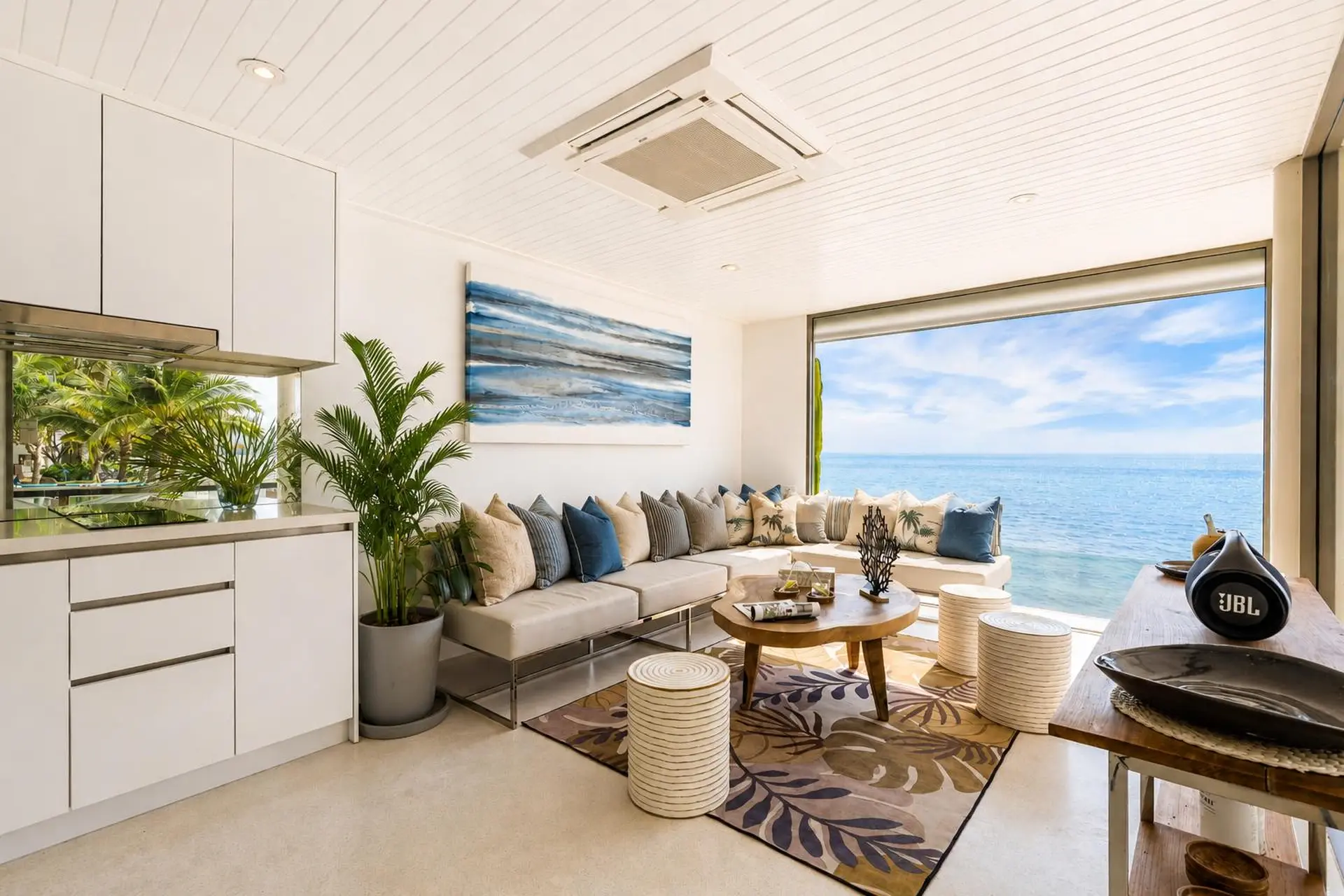 Family Beach Villa For Rent in Koh Samui, 4 Bedrooms with 2 Kids’ Bedrooms, Pool, Mini Golf and Fitness Room - Nathon, Ko Samui, Thailand