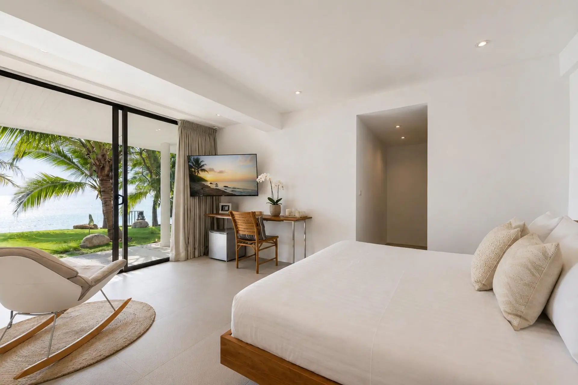 Family Beach Villa For Rent in Koh Samui, 4 Bedrooms with 2 Kids’ Bedrooms, Pool, Mini Golf and Fitness Room - Nathon, Ko Samui, Thailand