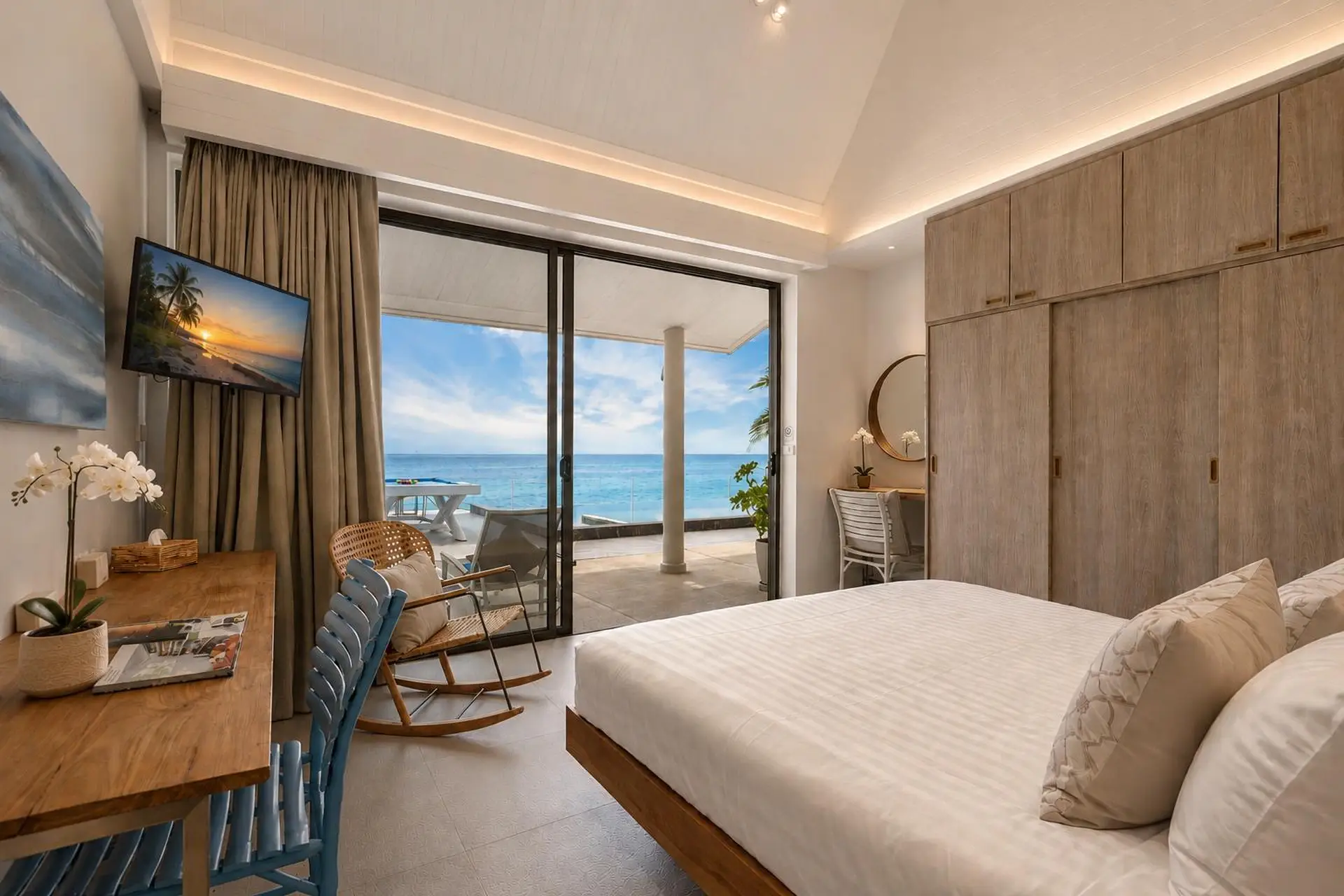 Family Beach Villa For Rent in Koh Samui, 4 Bedrooms with 2 Kids’ Bedrooms, Pool, Mini Golf and Fitness Room - Nathon, Ko Samui, Thailand