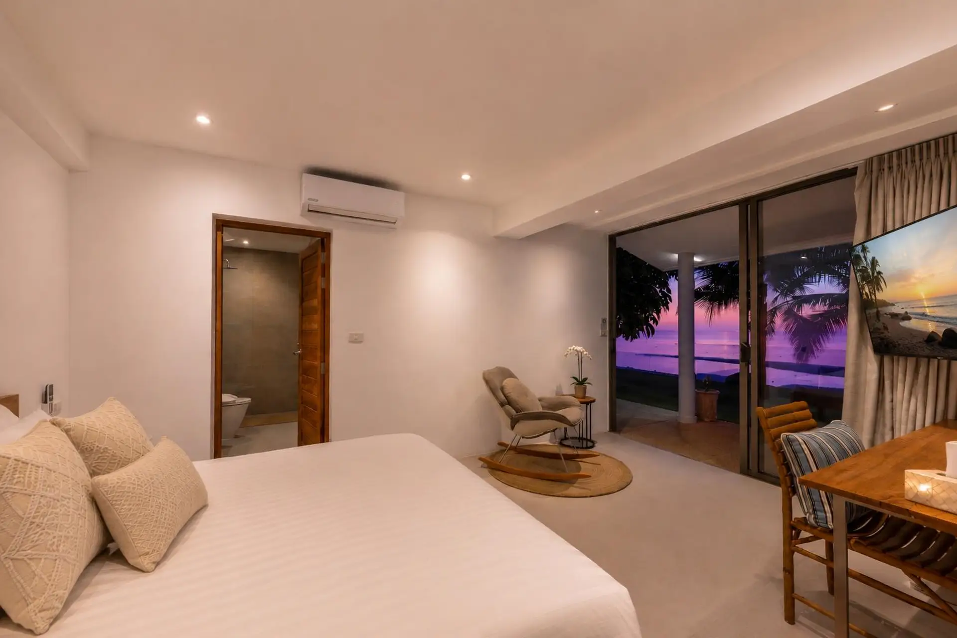 Family Beach Villa For Rent in Koh Samui, 4 Bedrooms with 2 Kids’ Bedrooms, Pool, Mini Golf and Fitness Room - Nathon, Ko Samui, Thailand