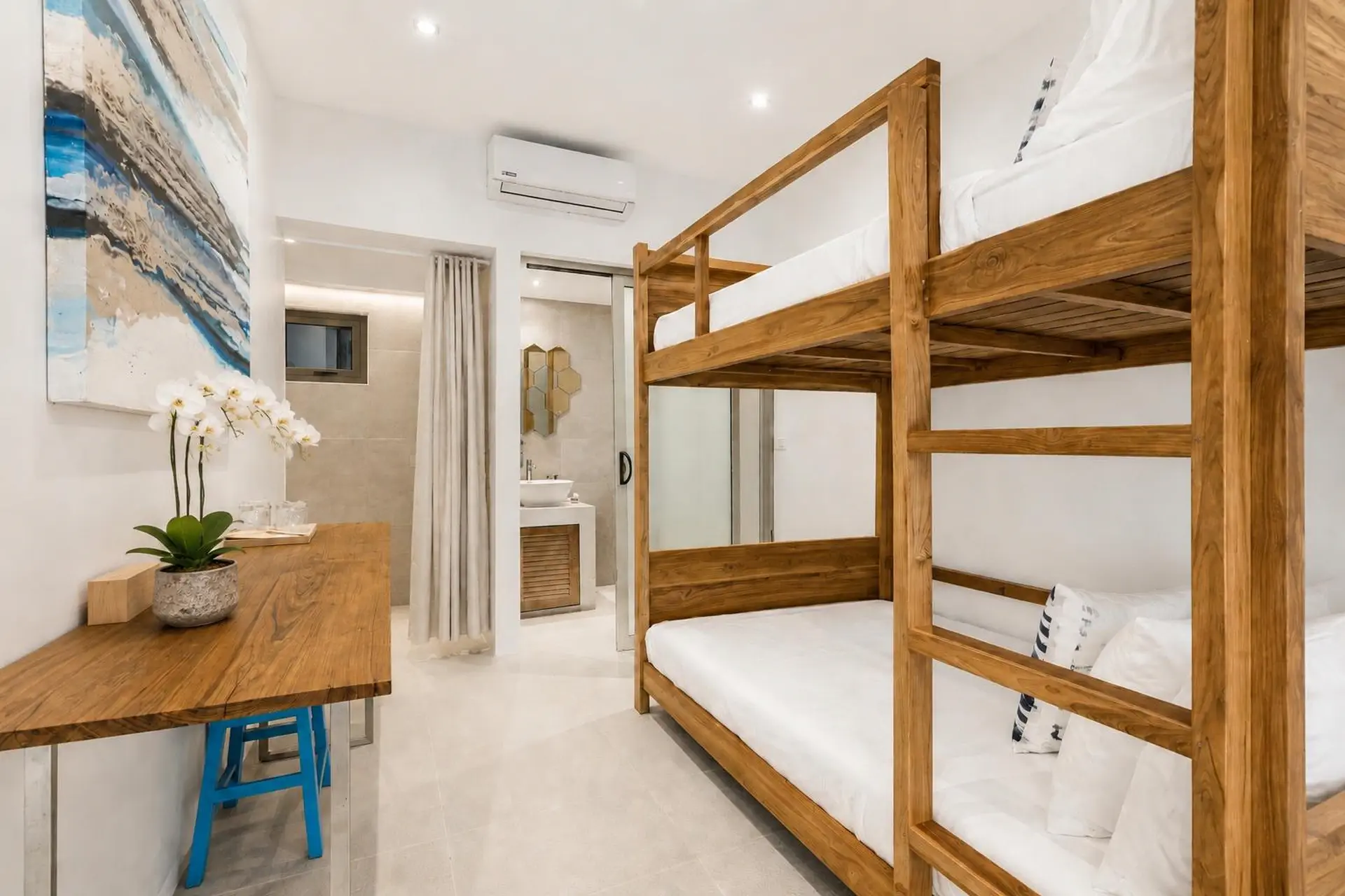 Family Beach Villa For Rent in Koh Samui, 4 Bedrooms with 2 Kids’ Bedrooms, Pool, Mini Golf and Fitness Room - Nathon, Ko Samui, Thailand