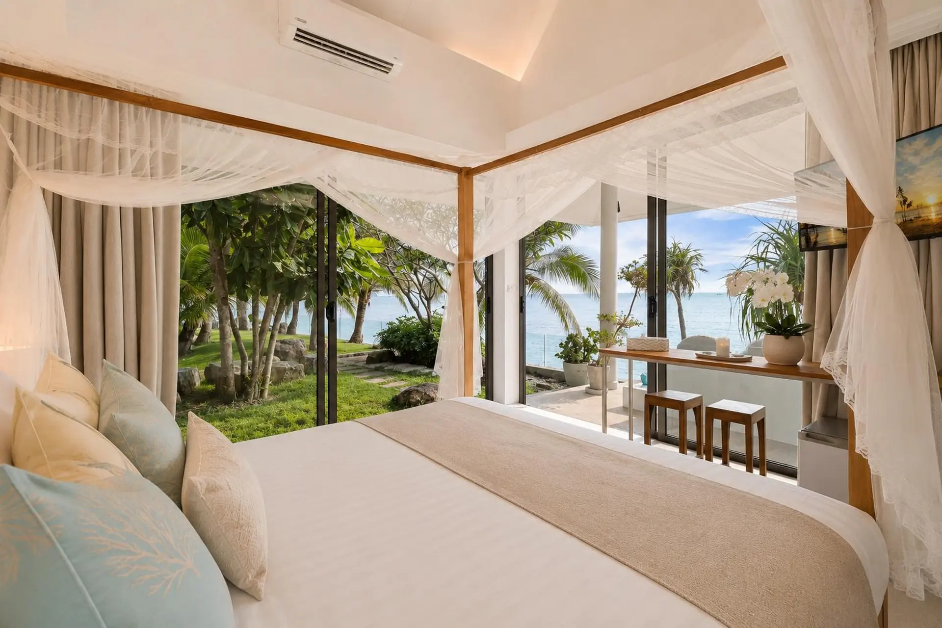 Family Beach Villa For Rent in Koh Samui, 4 Bedrooms with 2 Kids’ Bedrooms, Pool, Mini Golf and Fitness Room - Nathon, Ko Samui, Thailand