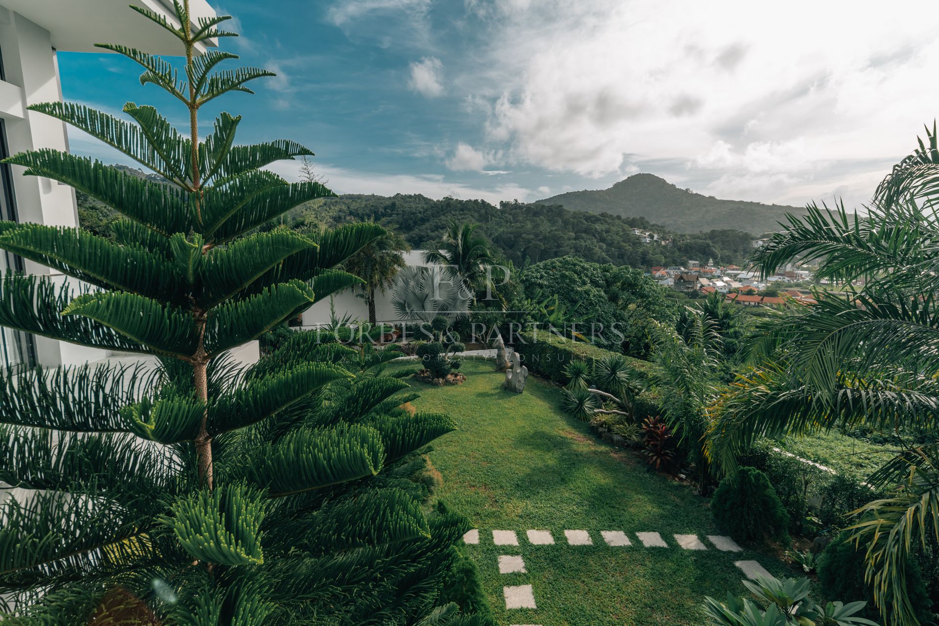 6-BEDROOM GRAND VILLA IN KAMALA - Kamala, Phuket, Thailand