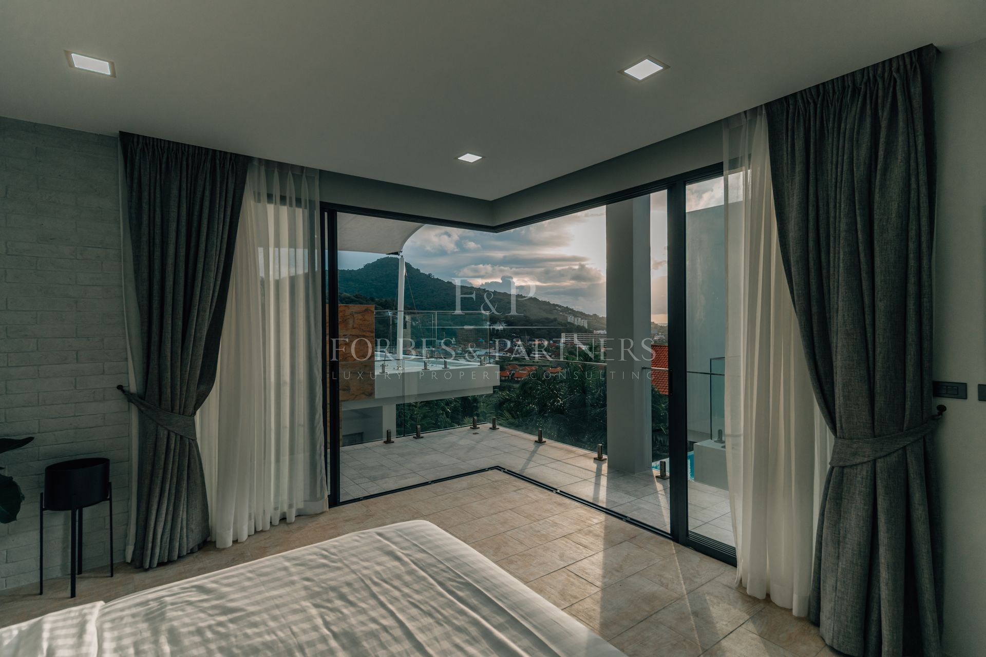 6-BEDROOM GRAND VILLA IN KAMALA - Kamala, Phuket, Thailand