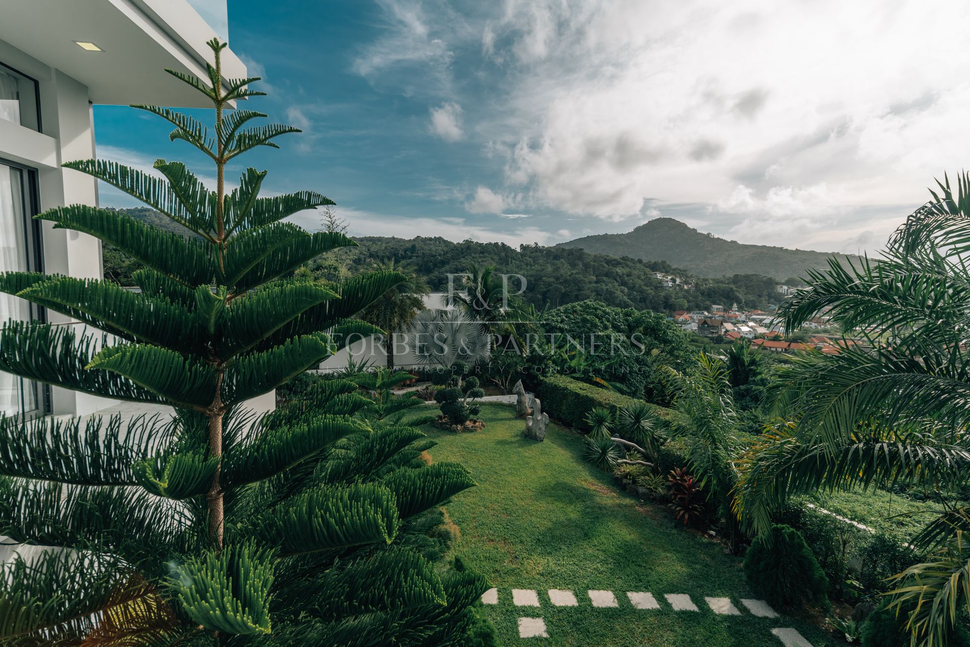 6-BEDROOM GRAND VILLA IN KAMALA - Kamala, Phuket, Thailand
