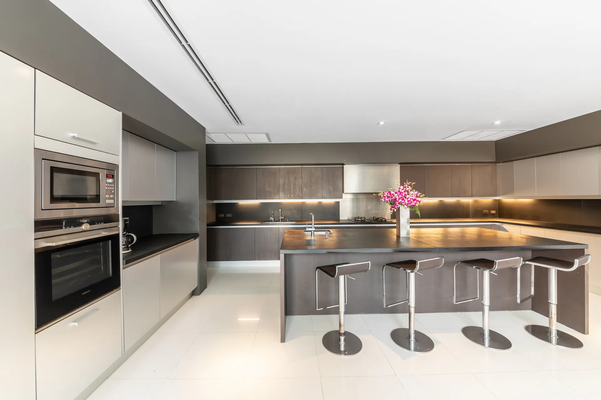 5 BEDROOM VILLA FOR SALE KAMALA, PHUKET - Kamala, Phuket, Thailand